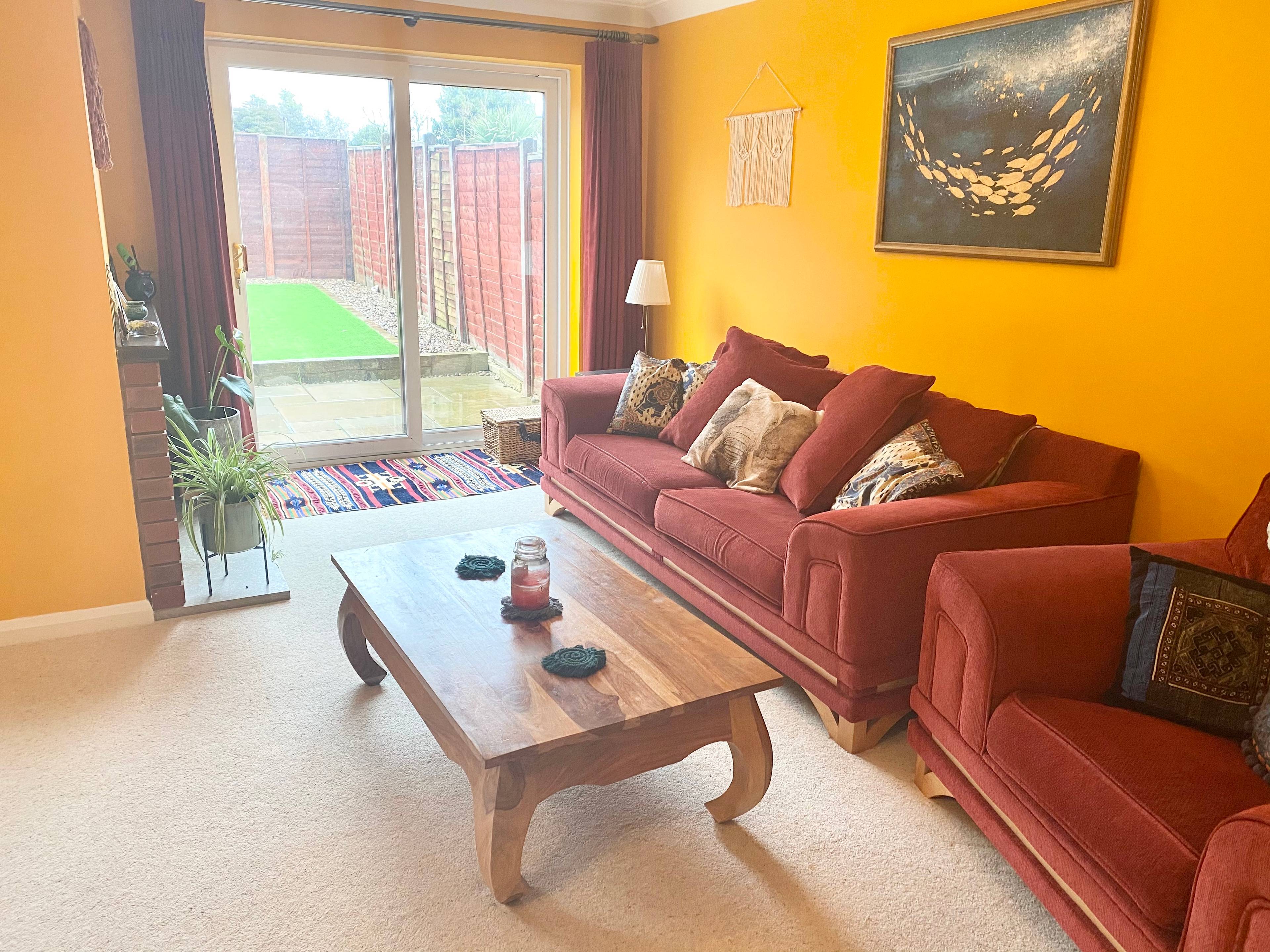 Lounge/Dining Room