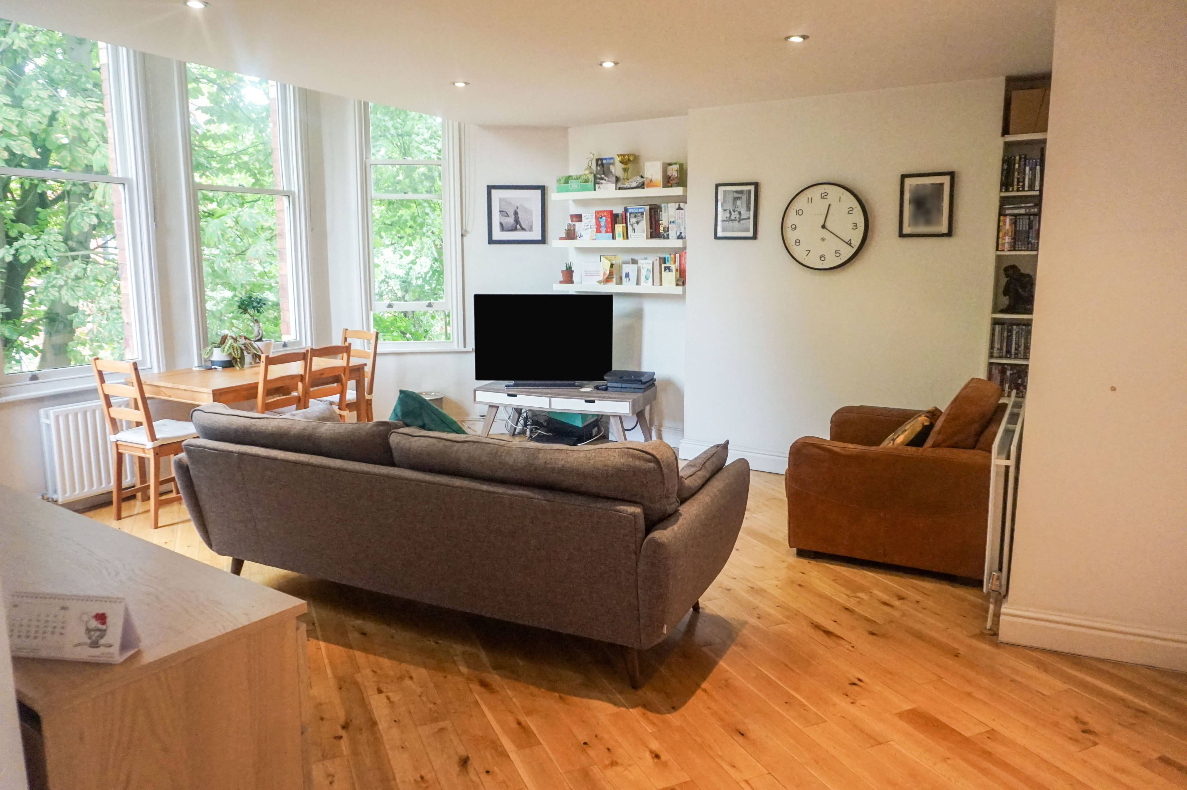 Lounge/Dining Room