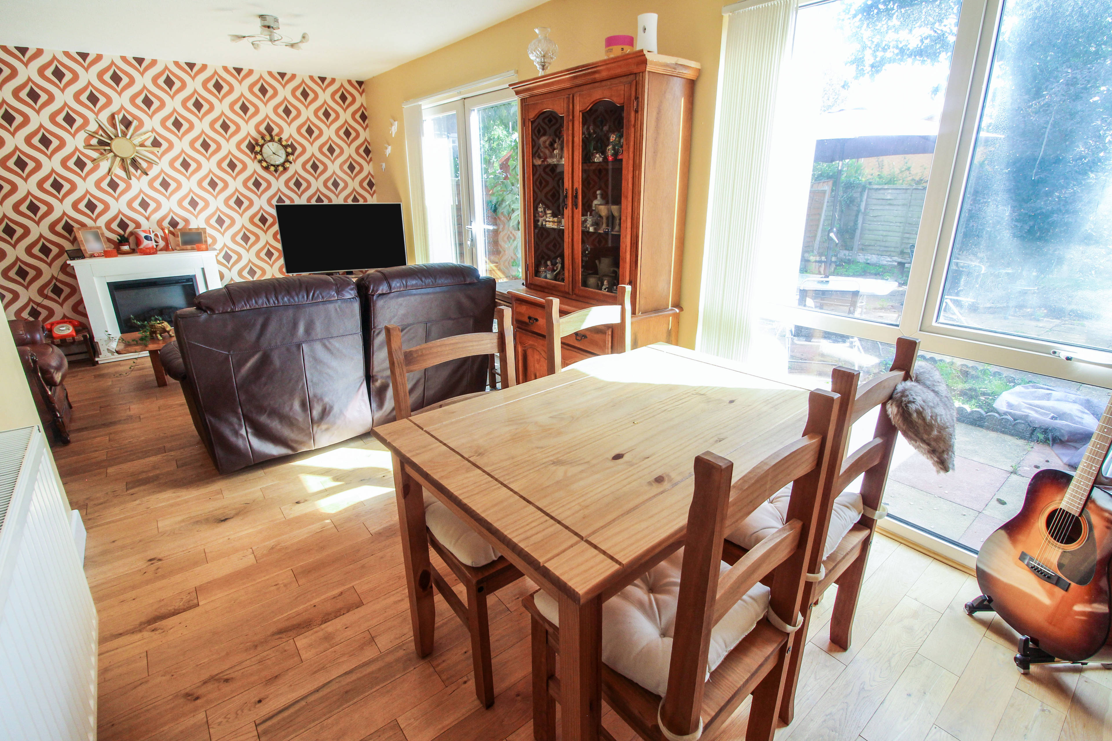 Lounge/Dining Room