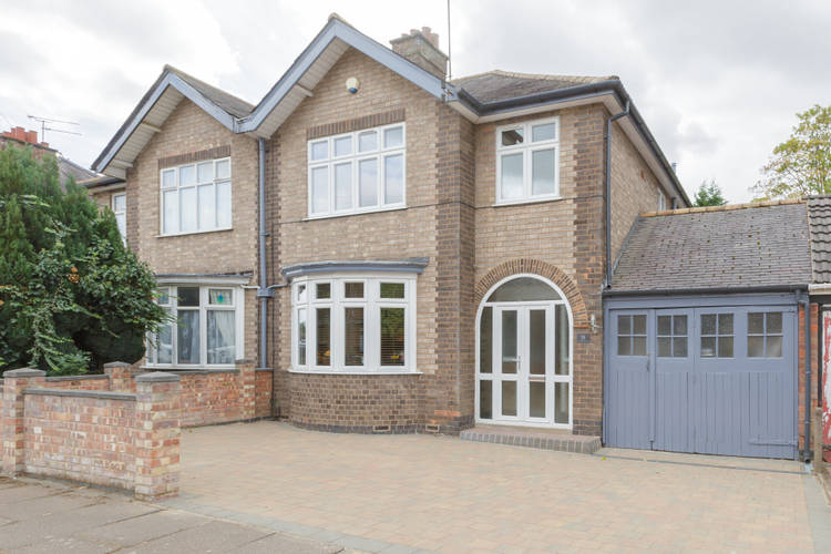 3 bedroom semi-detached house