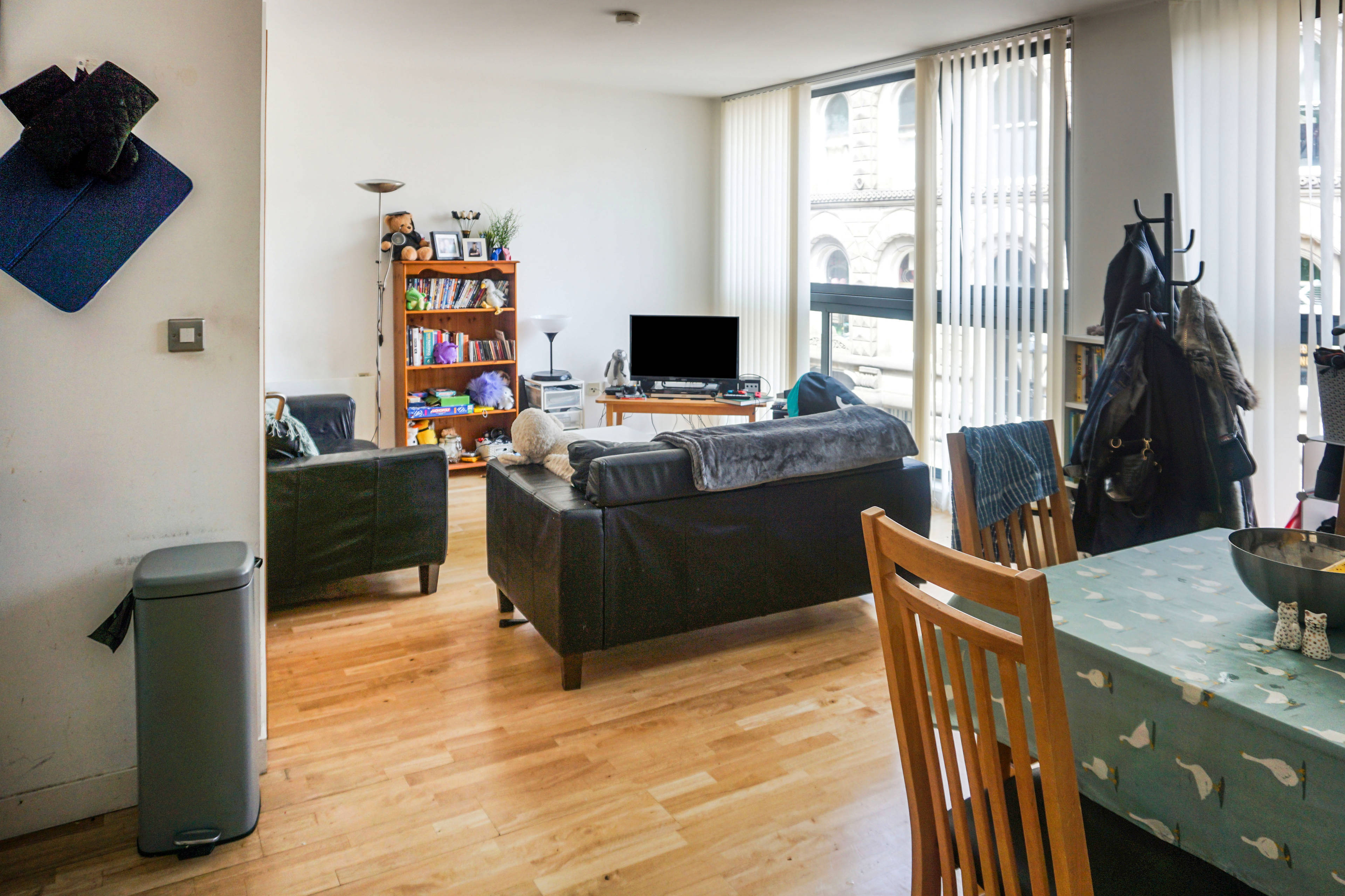 Lounge / Kitchen