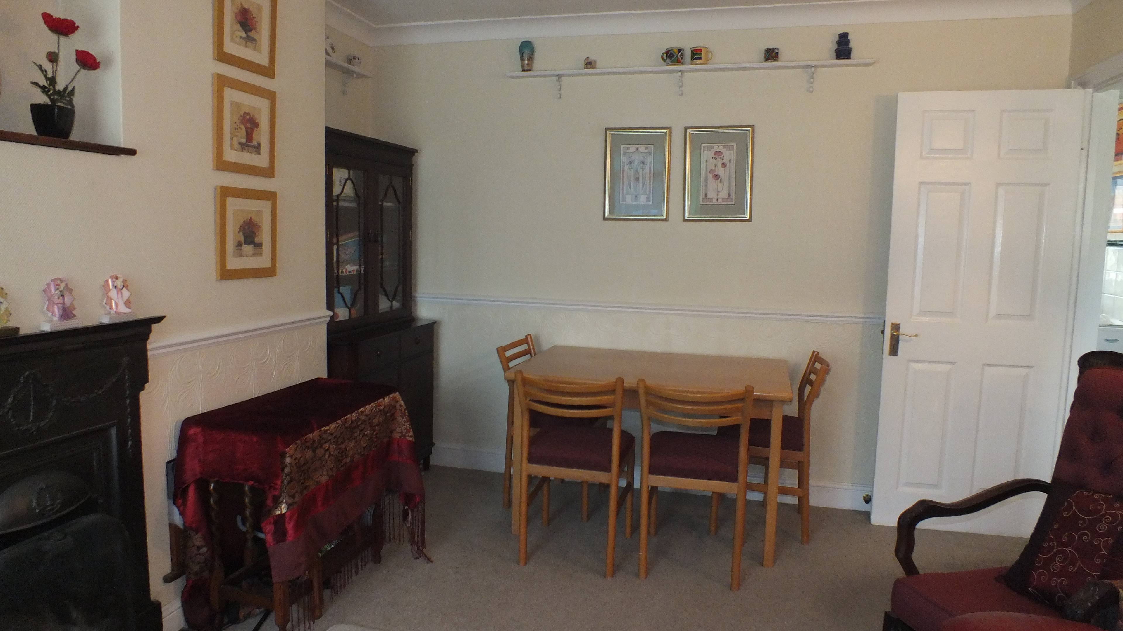 Lounge/Dining Room