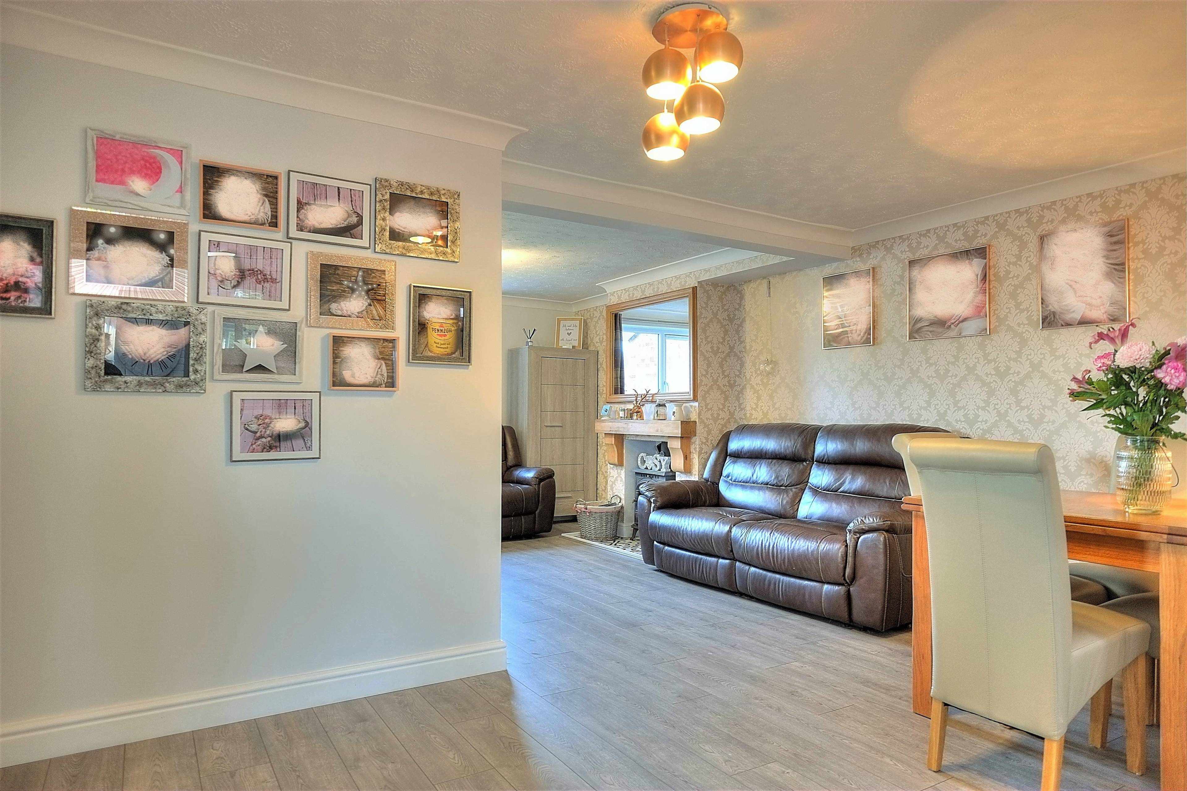 Lounge/Dining Room