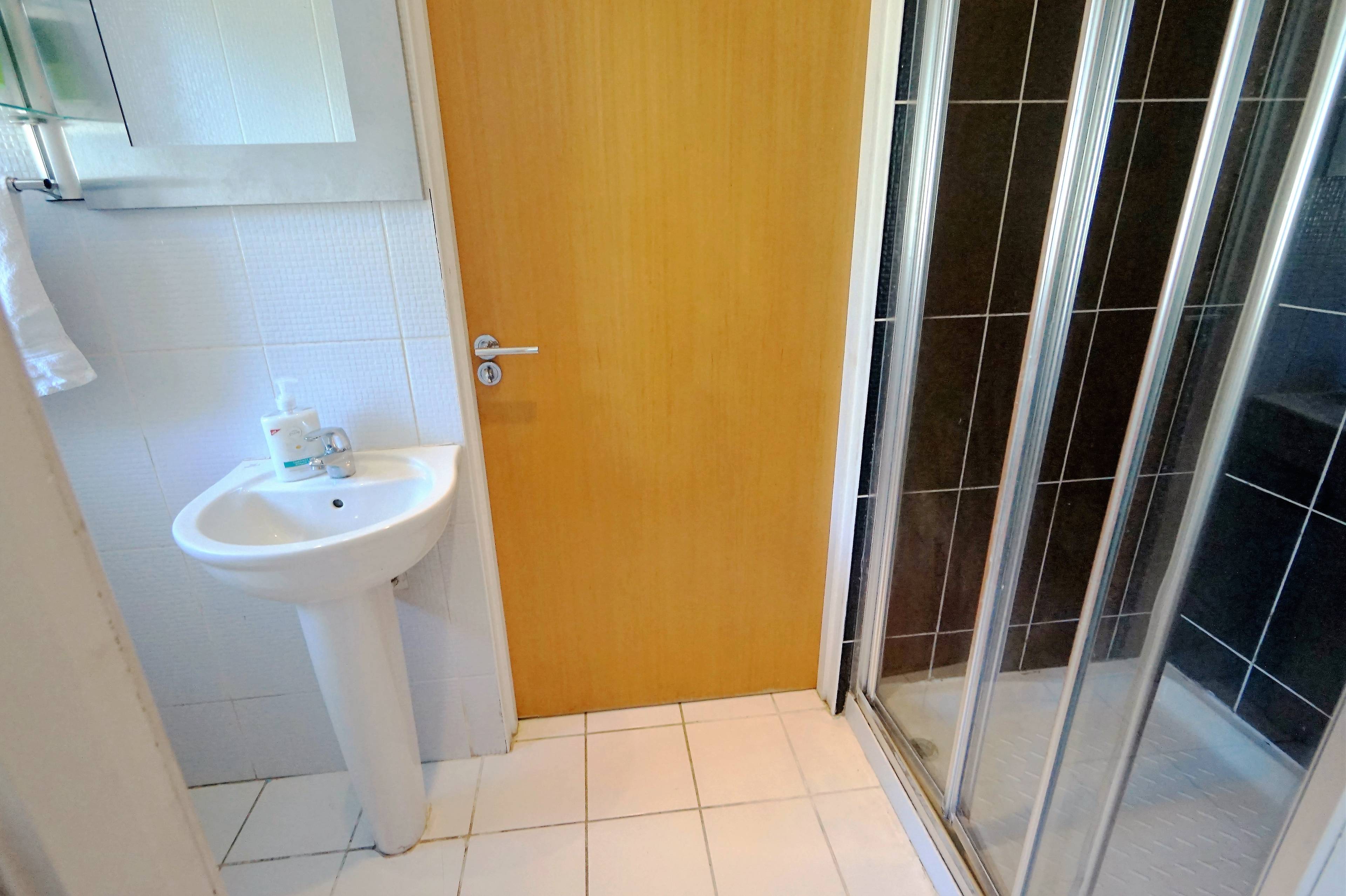 Jack & Jill En-suite