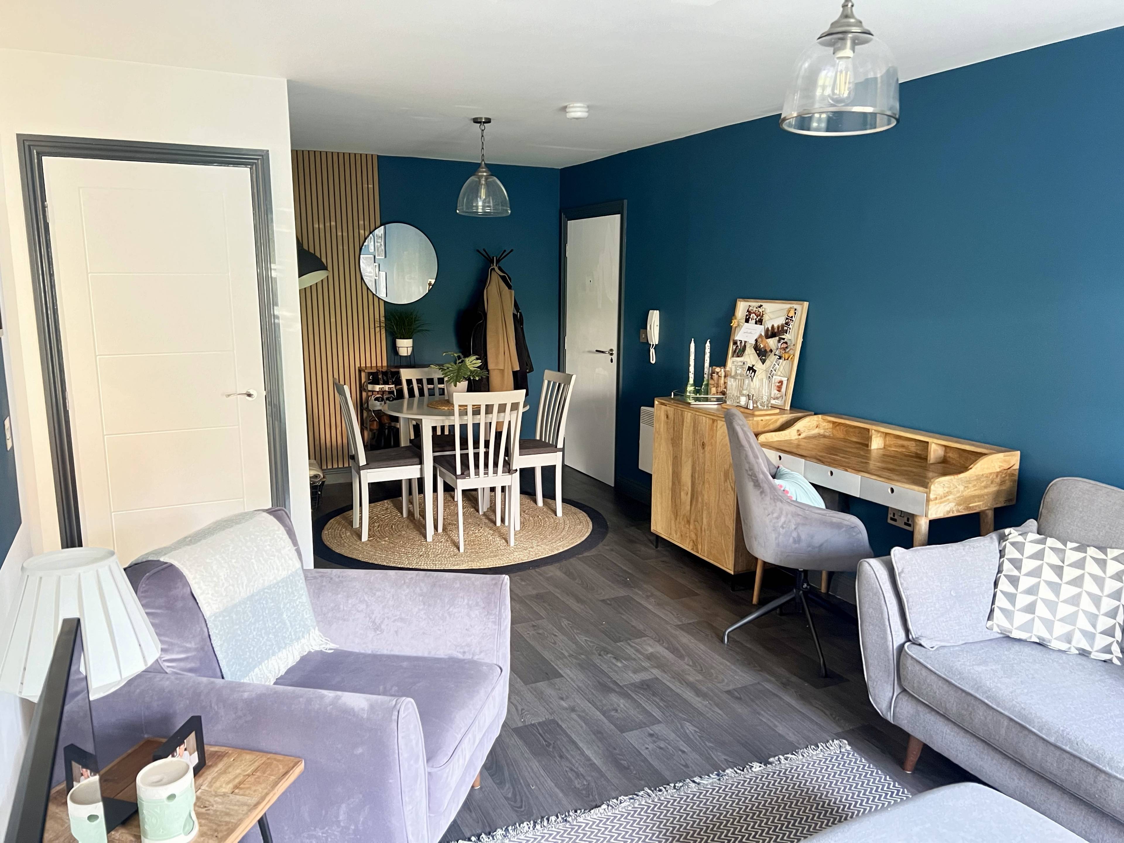 Lounge/Dining Room