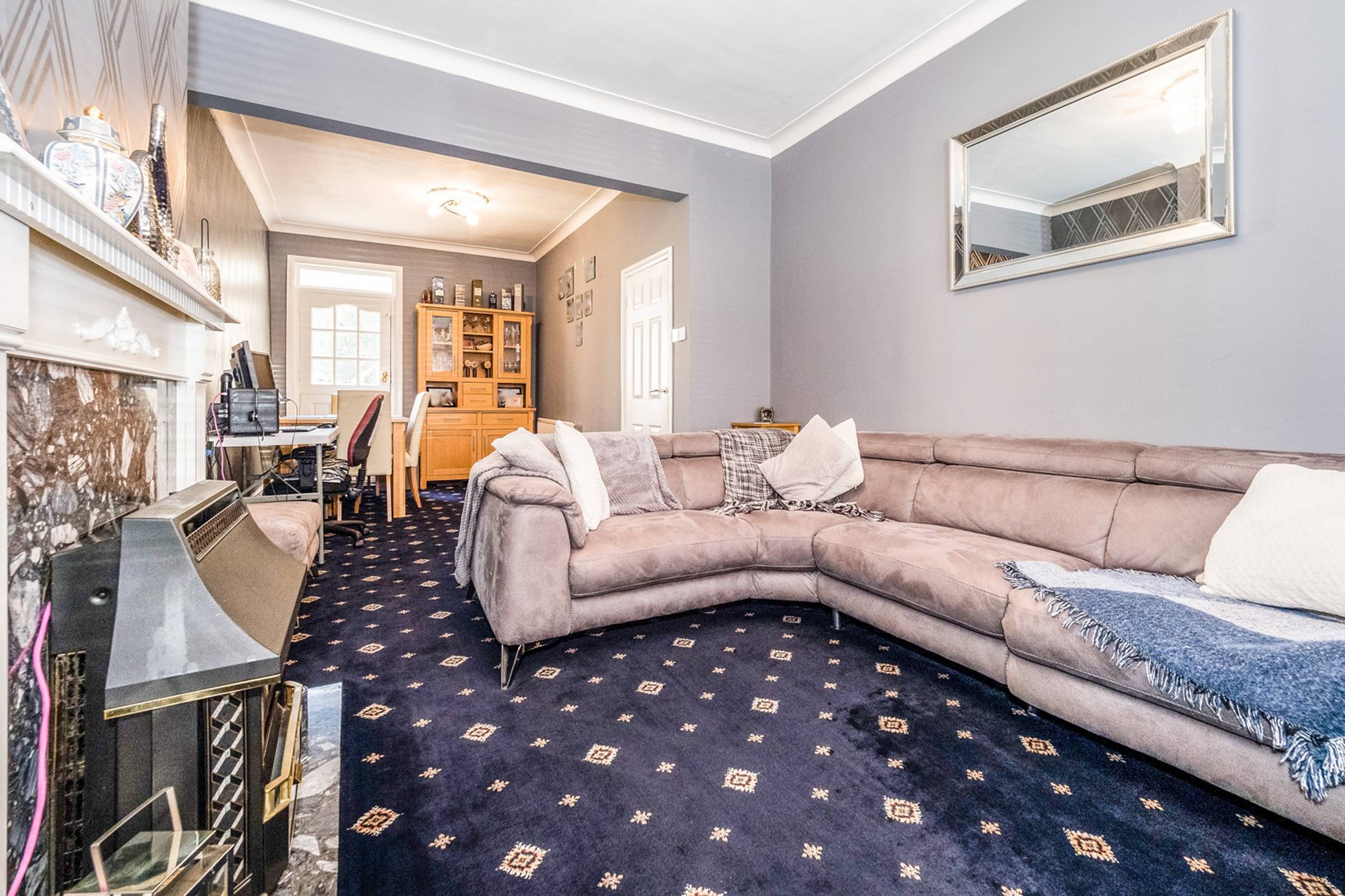 Lounge/Dining Room
