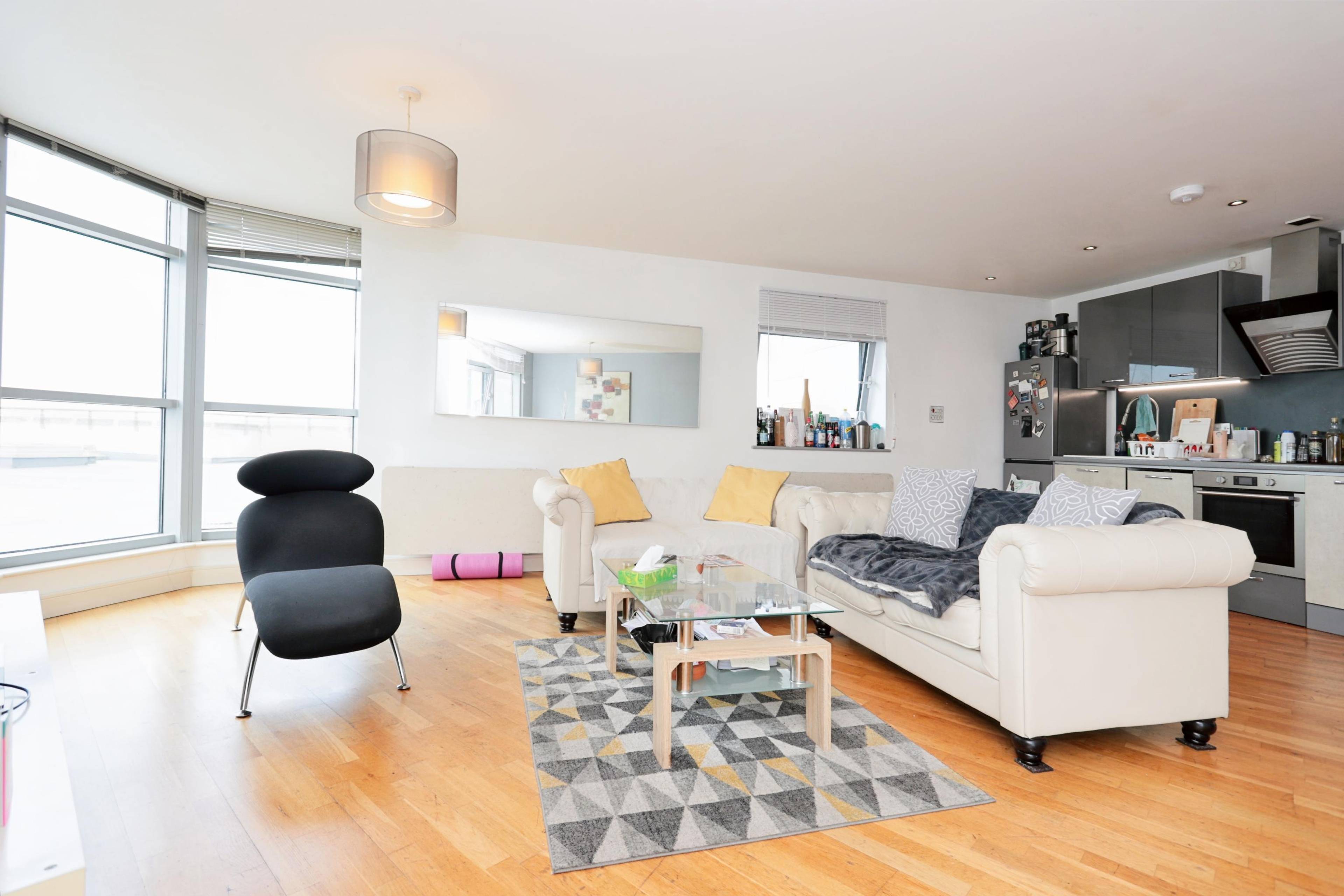 Lounge / Kitchen
