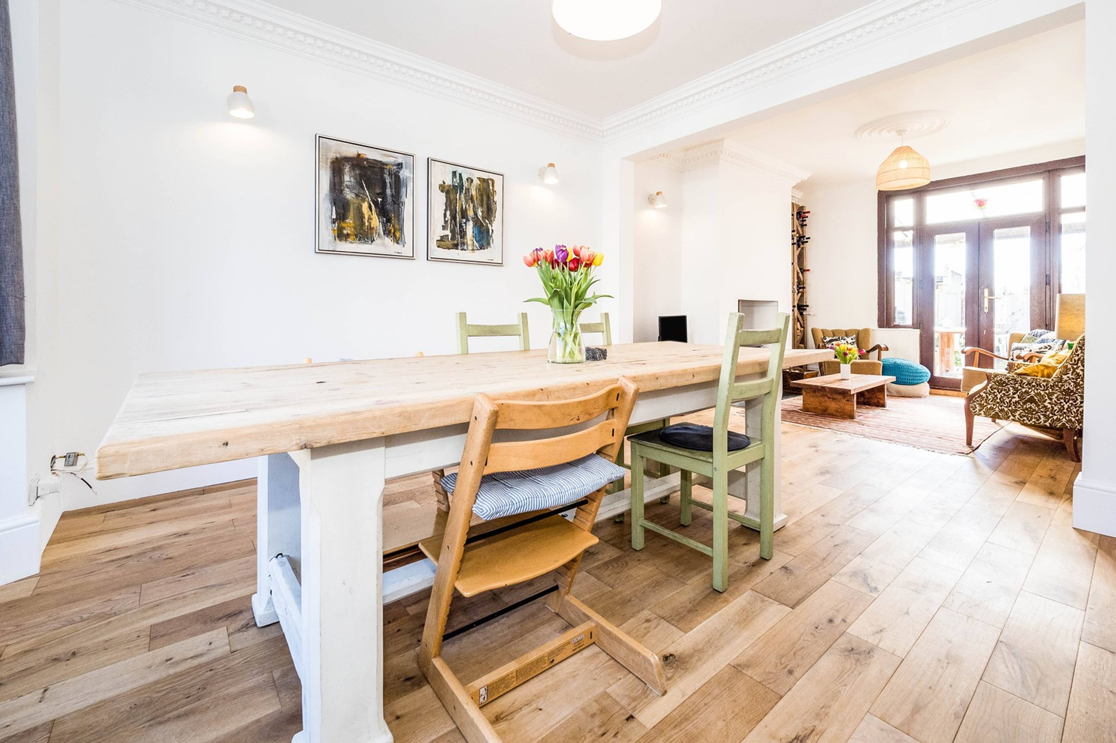 Lounge/Dining Room
