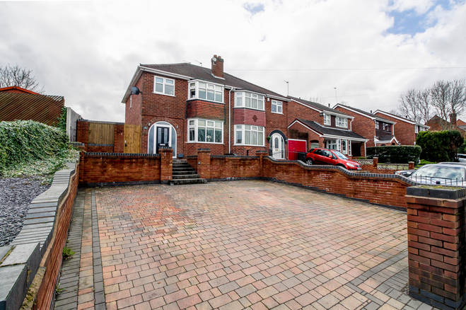 3 bedroom semi-detached house for sale in Ivyhouse Lane, Coseley ...