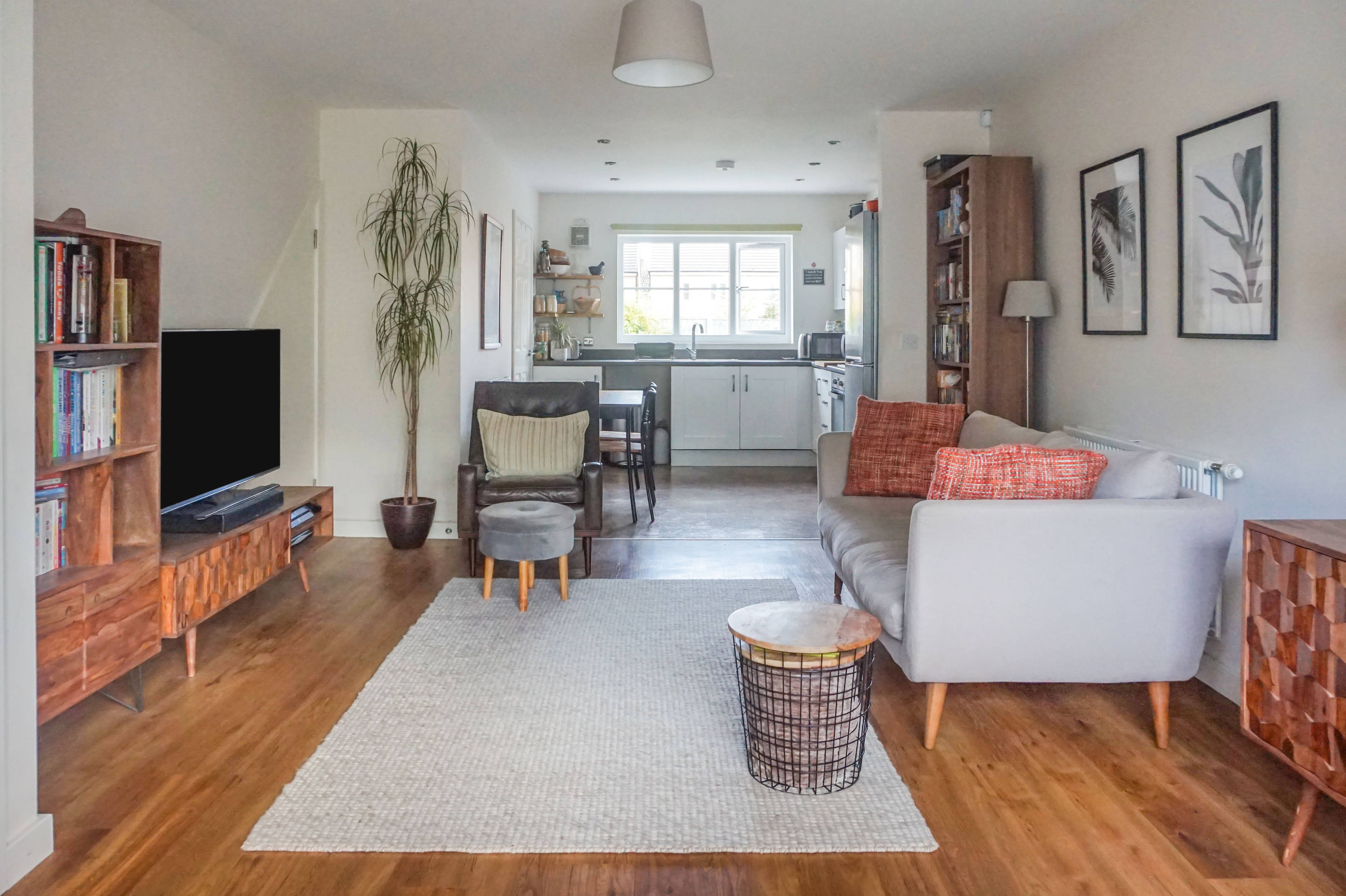 Lounge / Kitchen