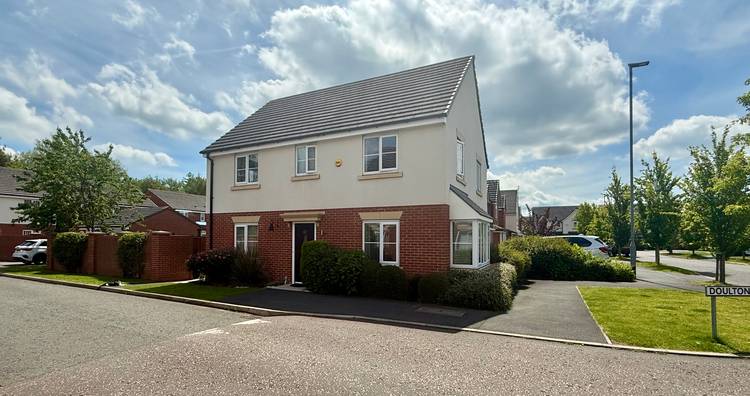 4 bedroom detached house