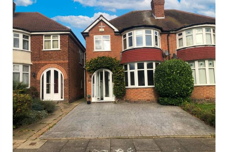 3 bedroom semi-detached house