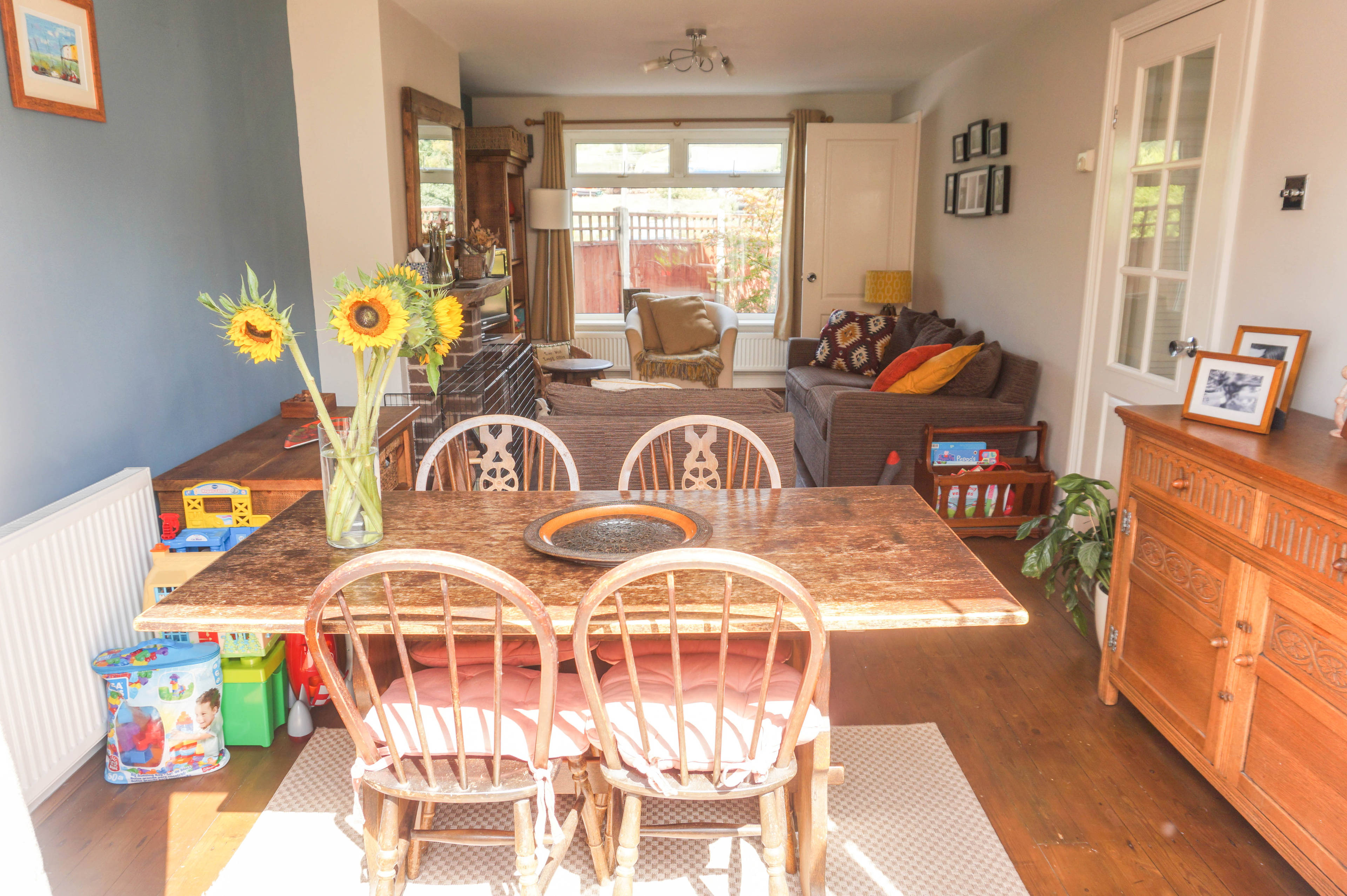 Lounge/Dining Room