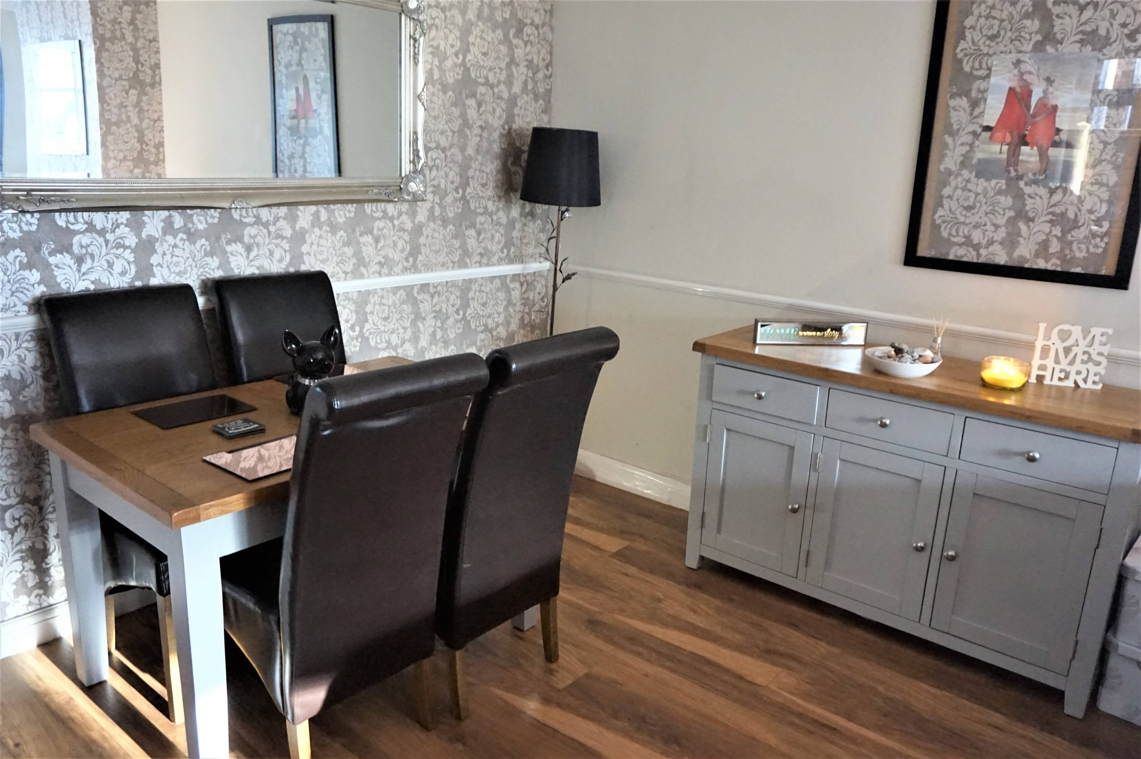 Lounge/Dining Room
