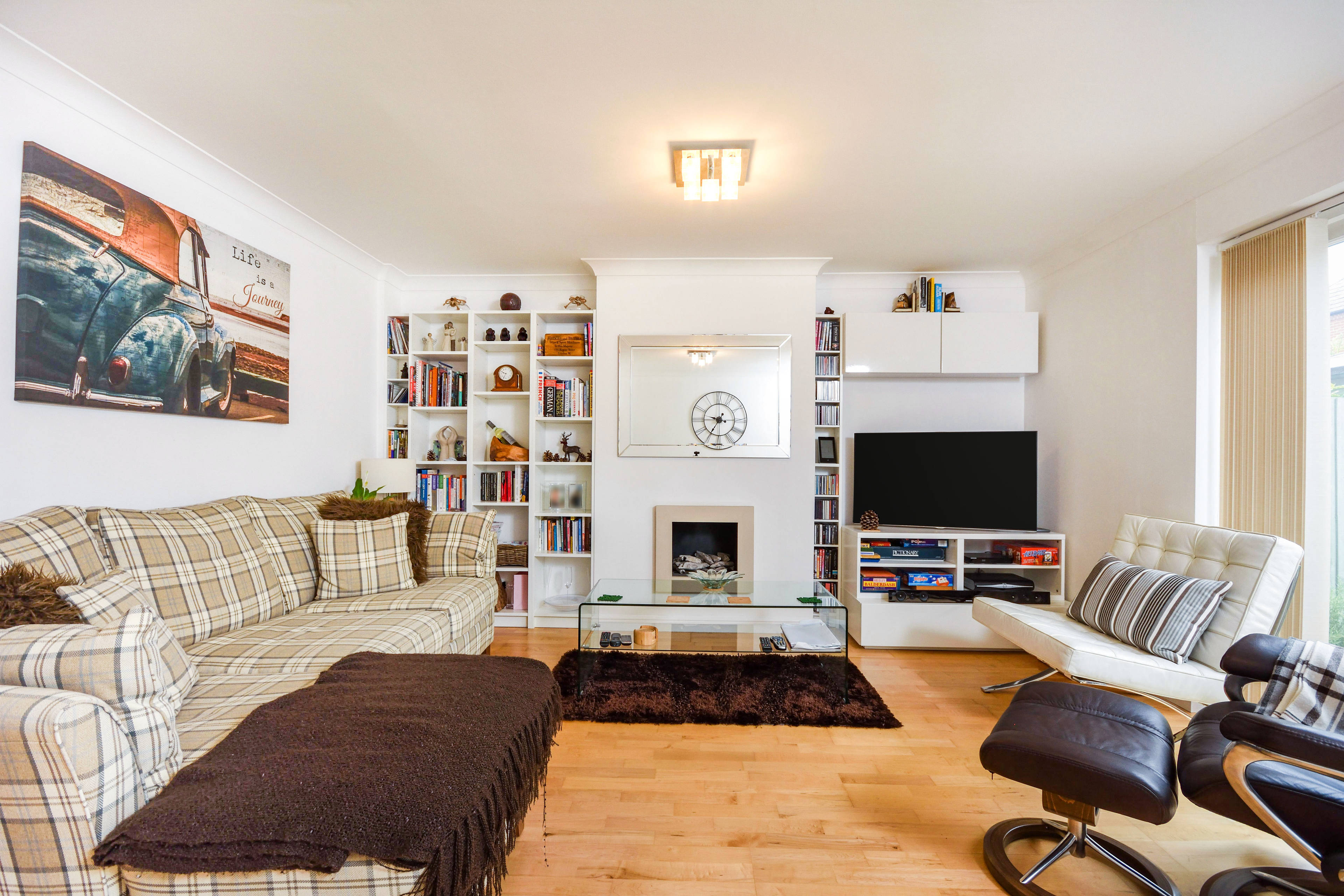 Lounge/Dining Room