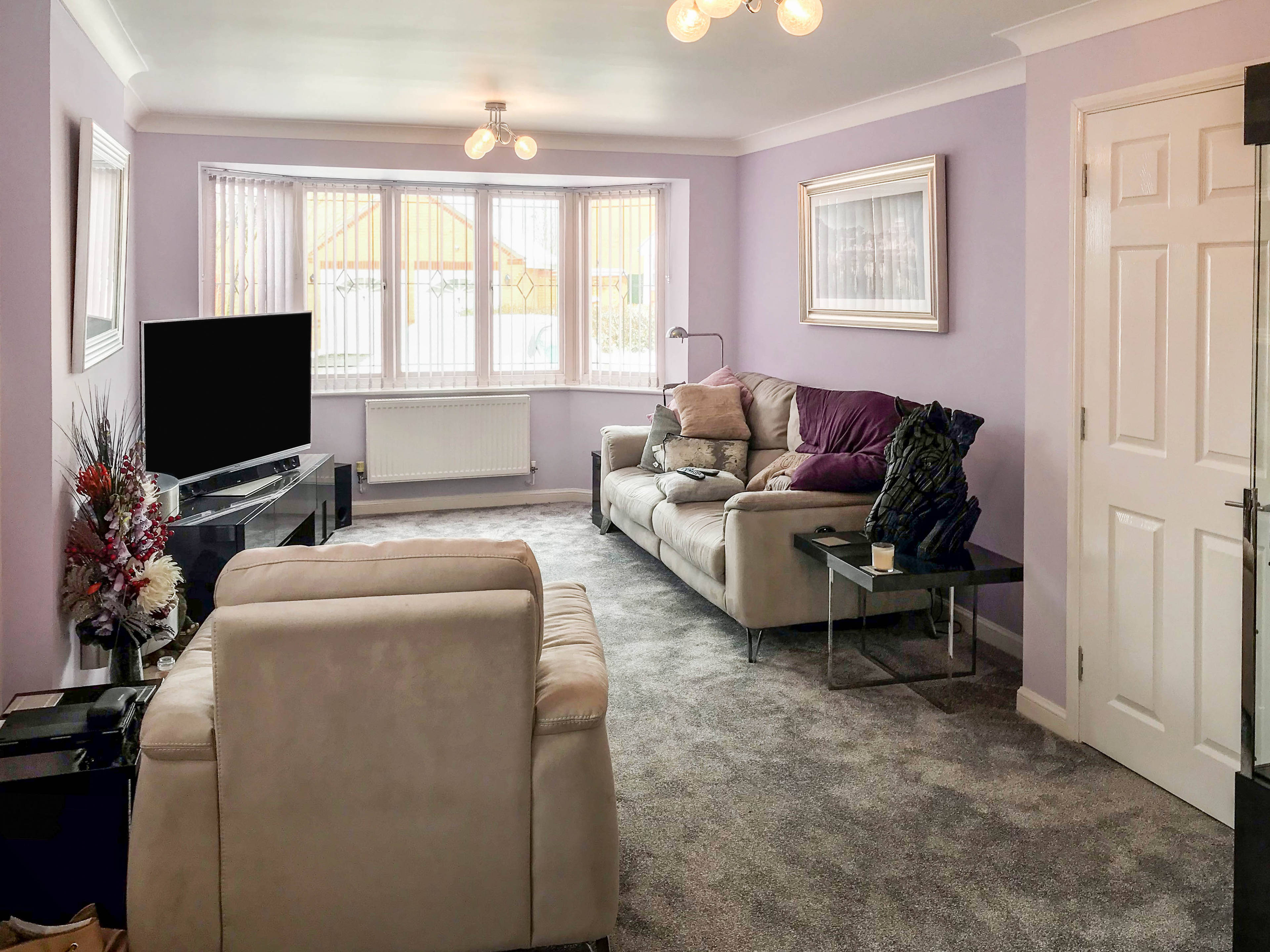 Lounge/Dining Room