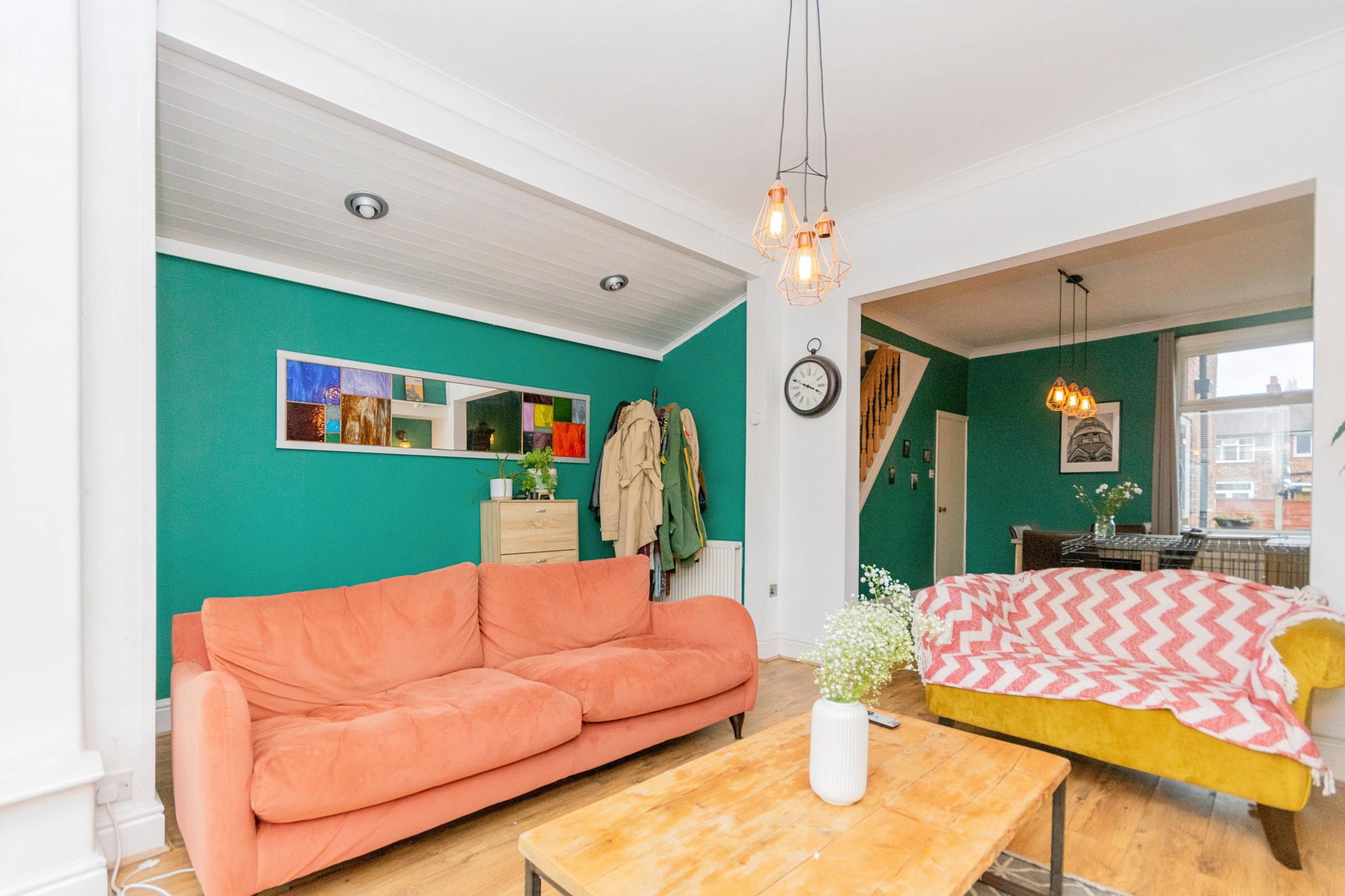 Lounge/Dining Room