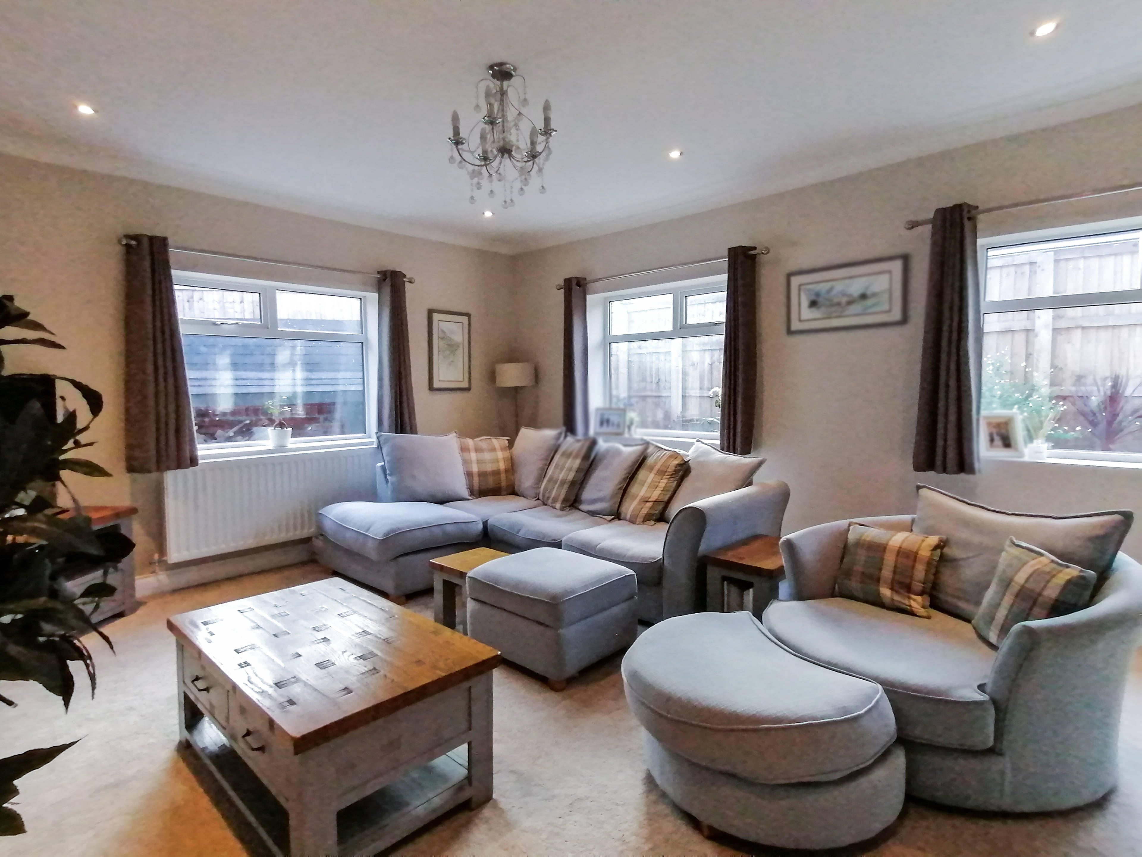 Lounge/Dining Room