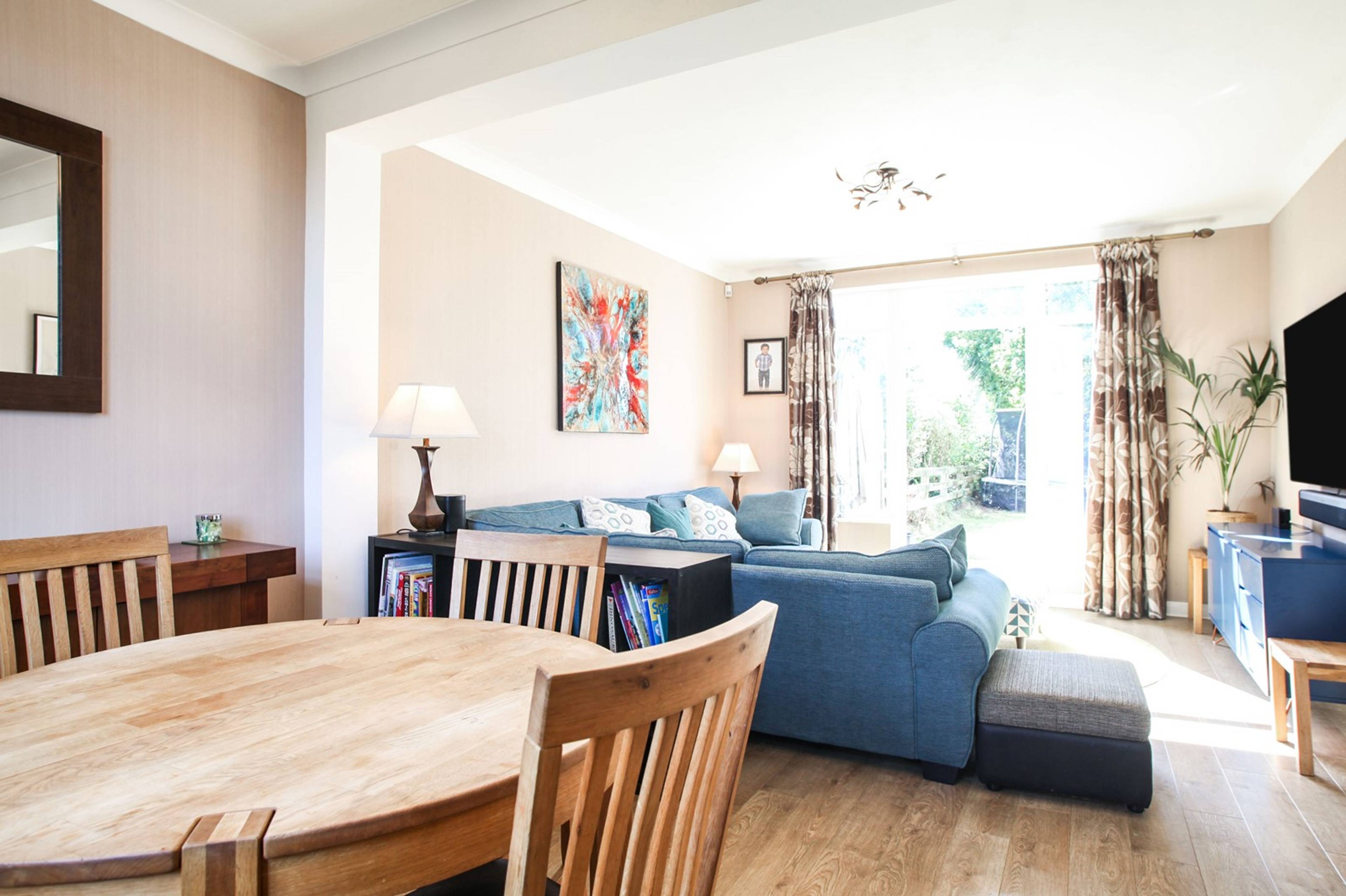 Lounge/Dining Room