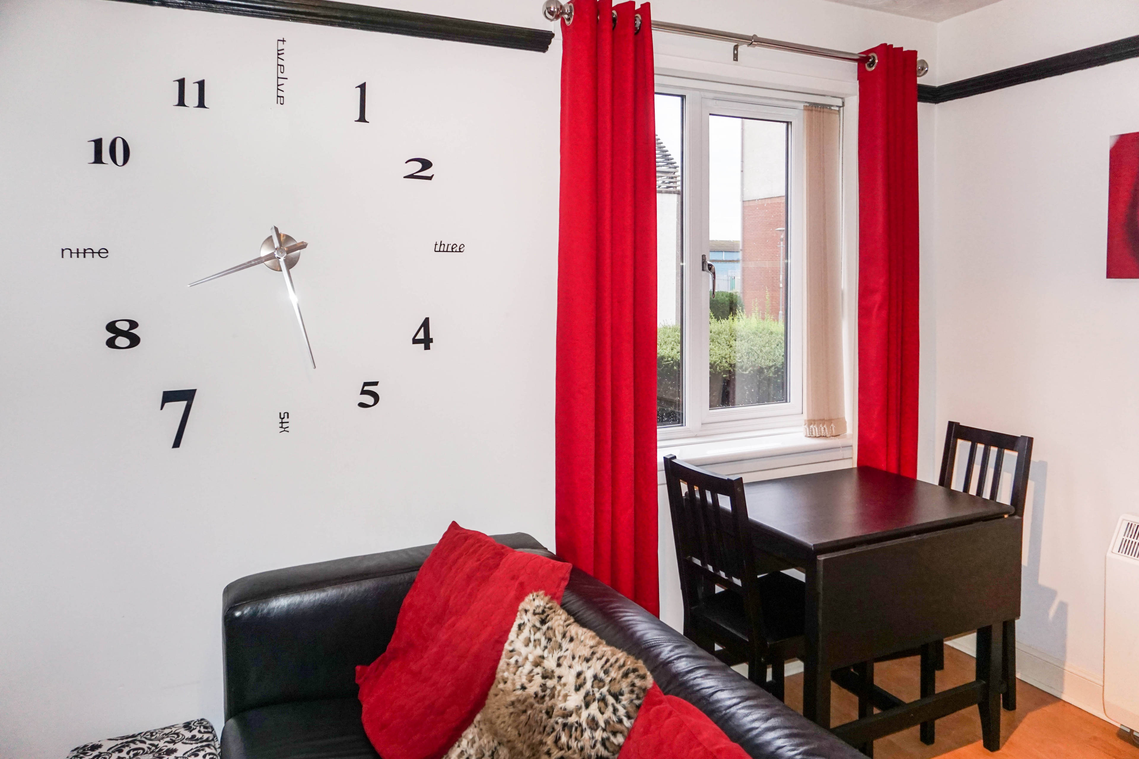 Lounge/Dining Room