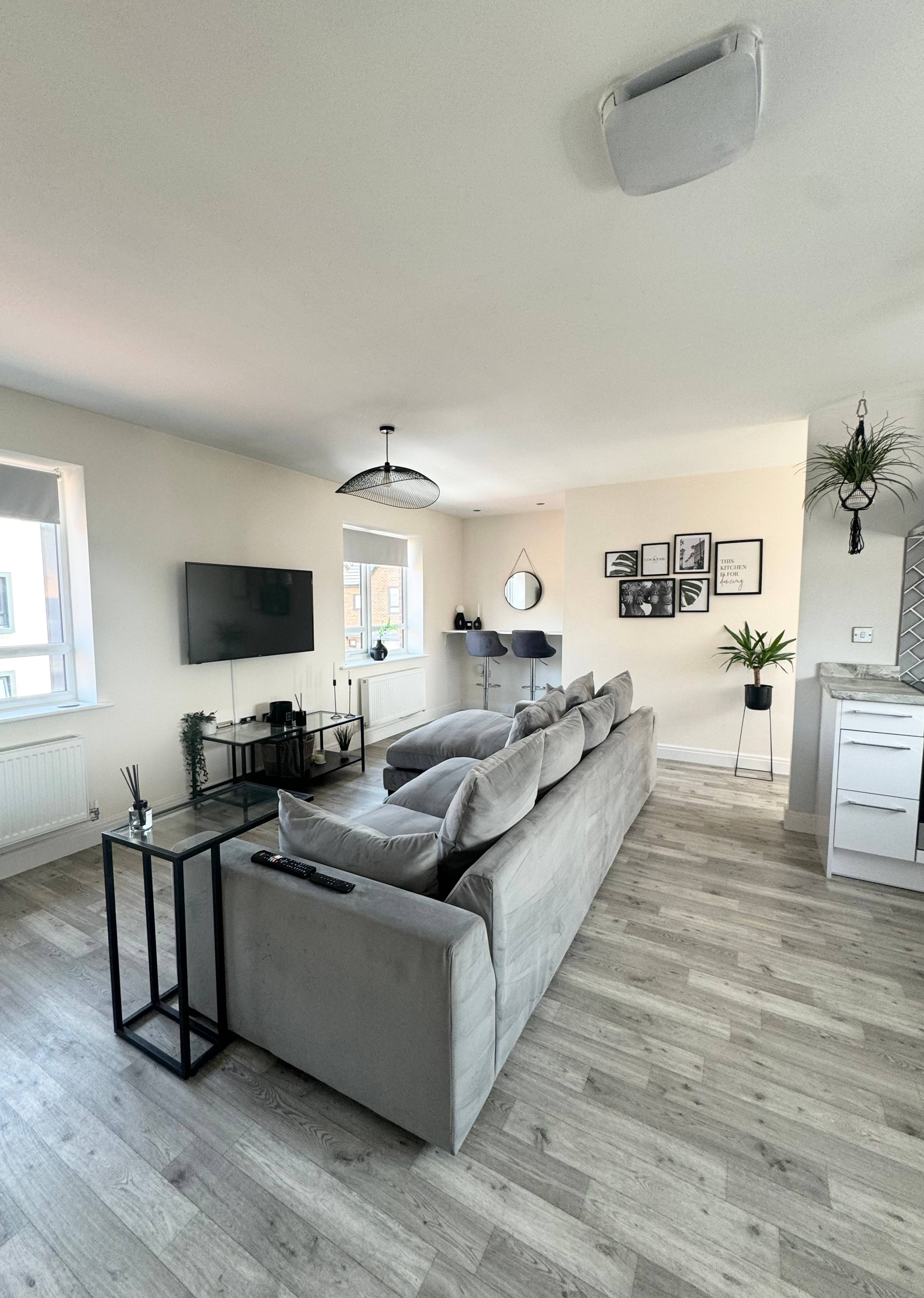 Lounge / Kitchen