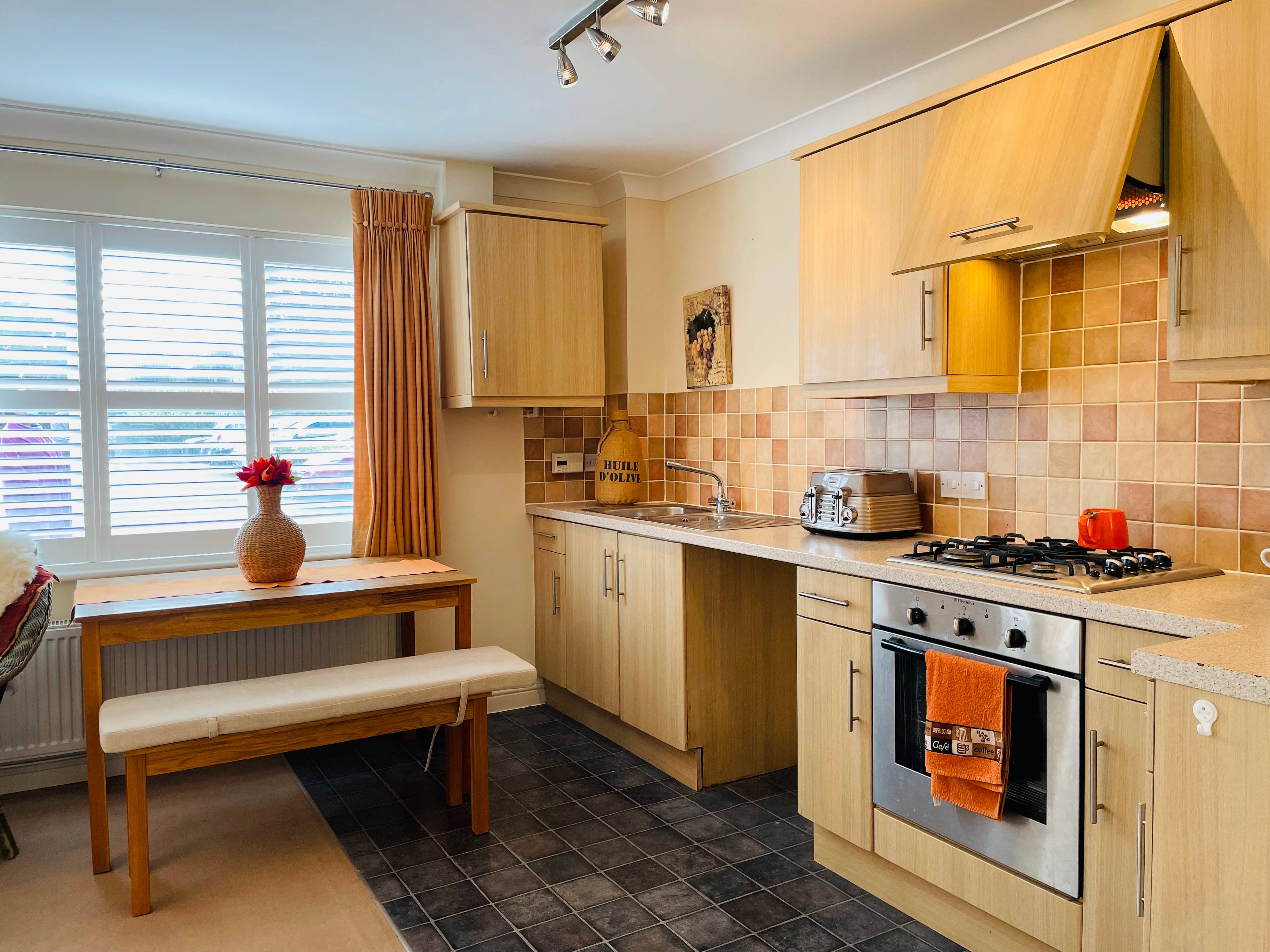 Lounge / Kitchen