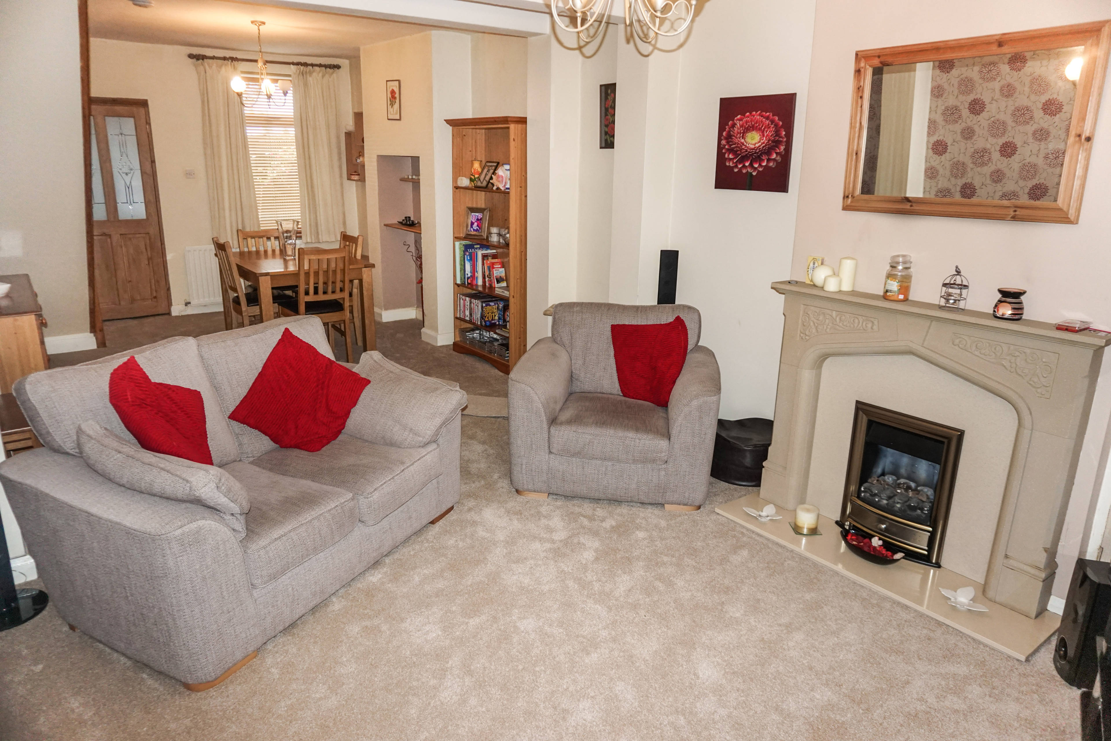 Lounge/Dining Room