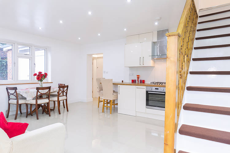 2 bedroom end of terrace house