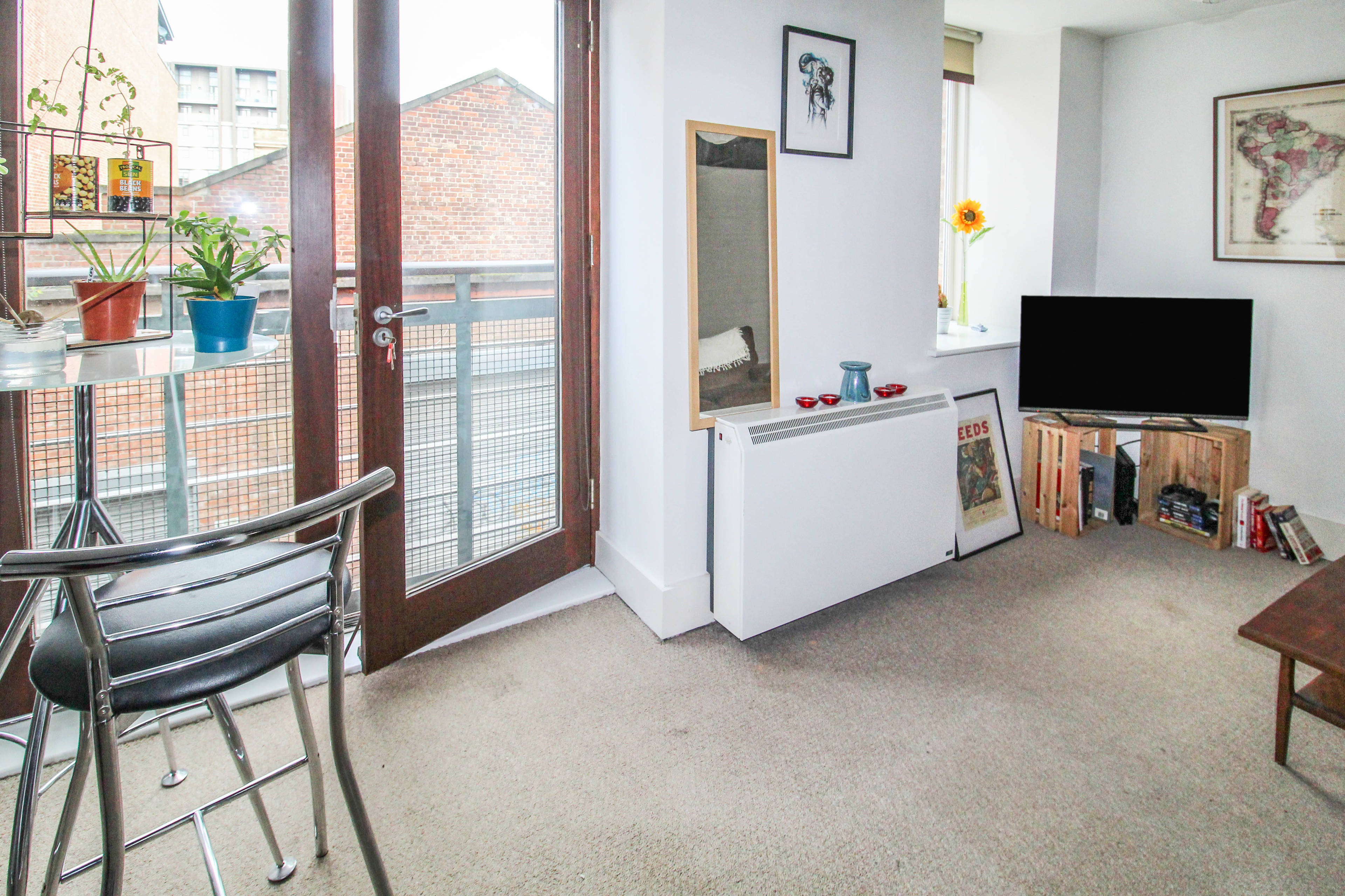 Lounge / Kitchen