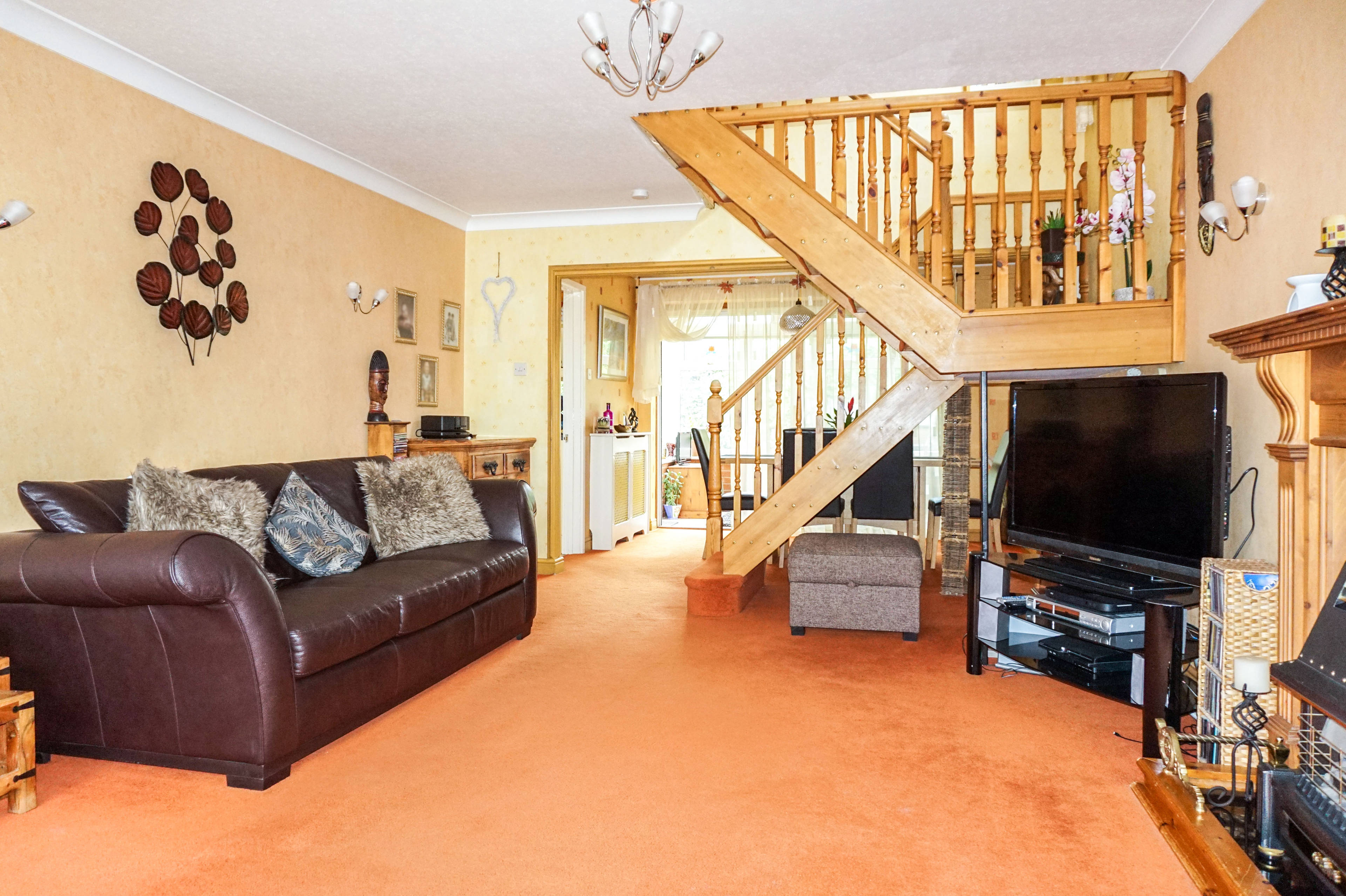 Lounge/Dining Room
