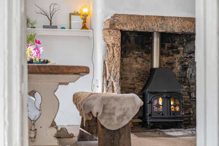 2 bedroom detached house