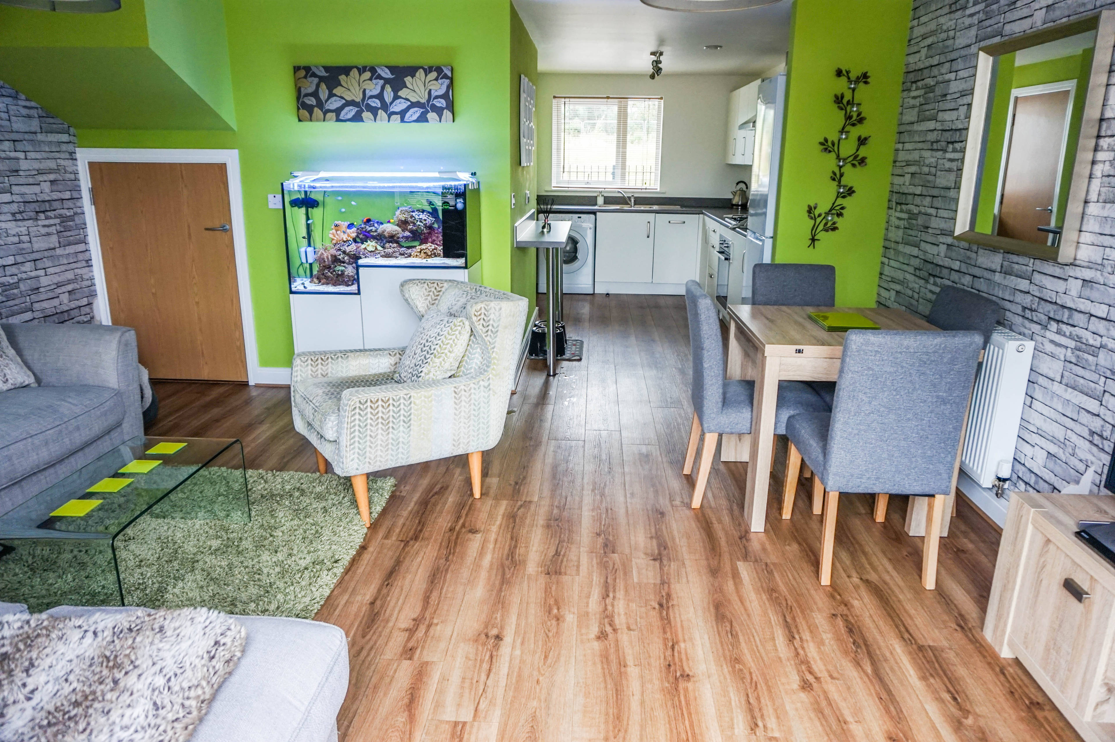 Lounge/Dining Room