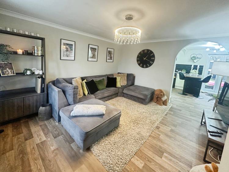 3 bedroom semi-detached house