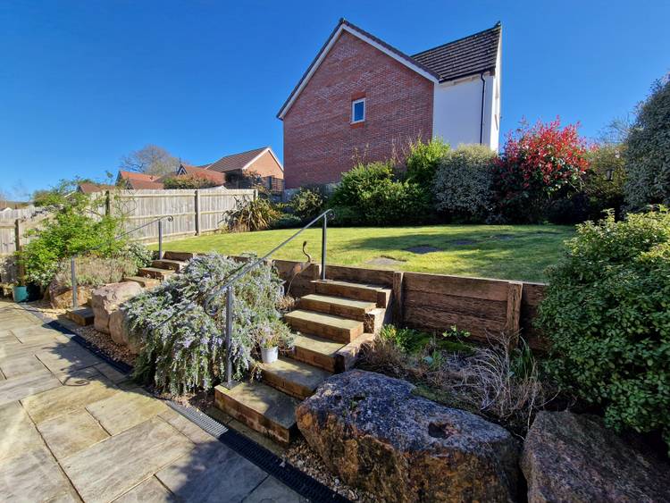 4 bedroom detached house