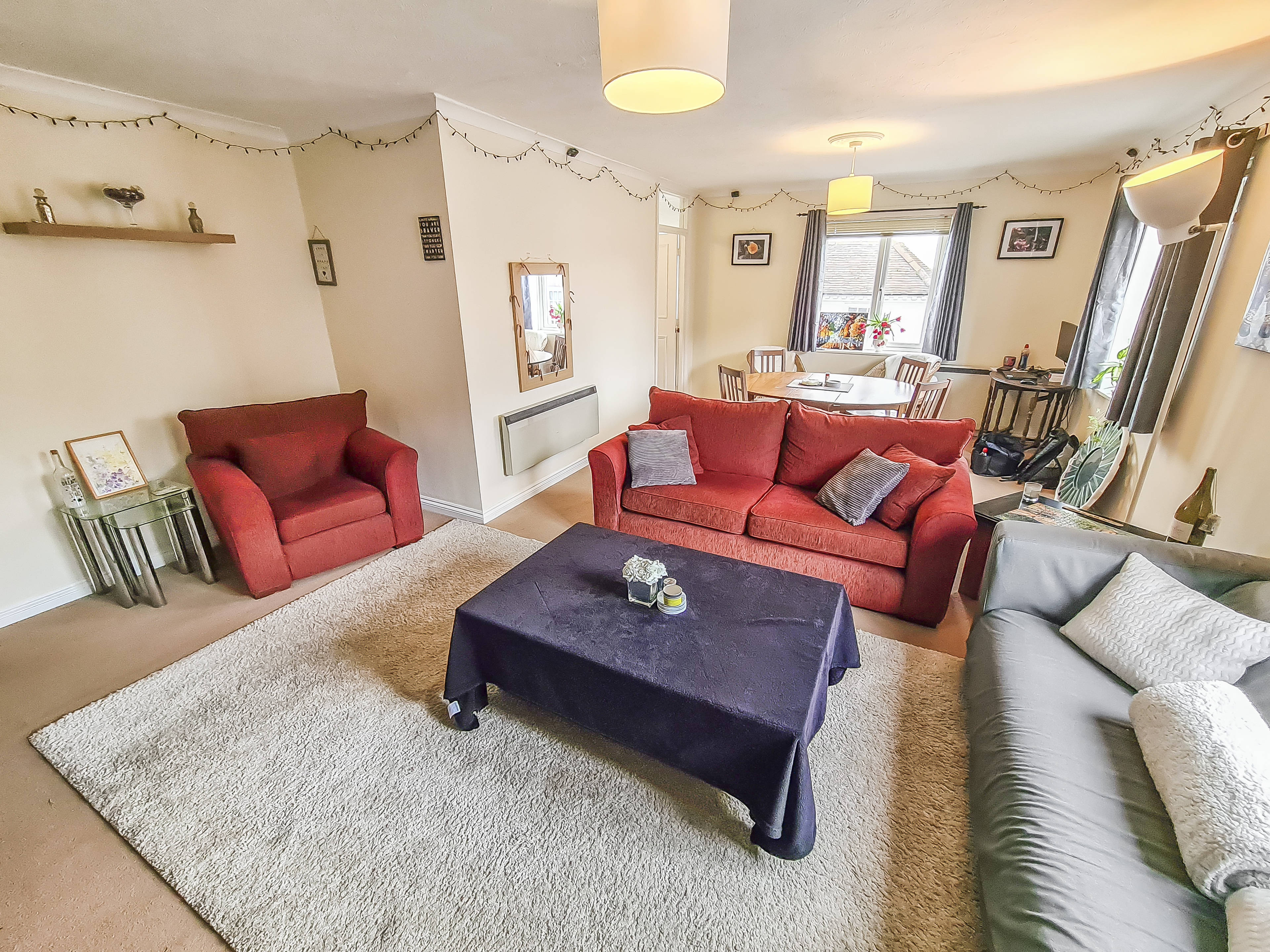 Lounge/Dining Room