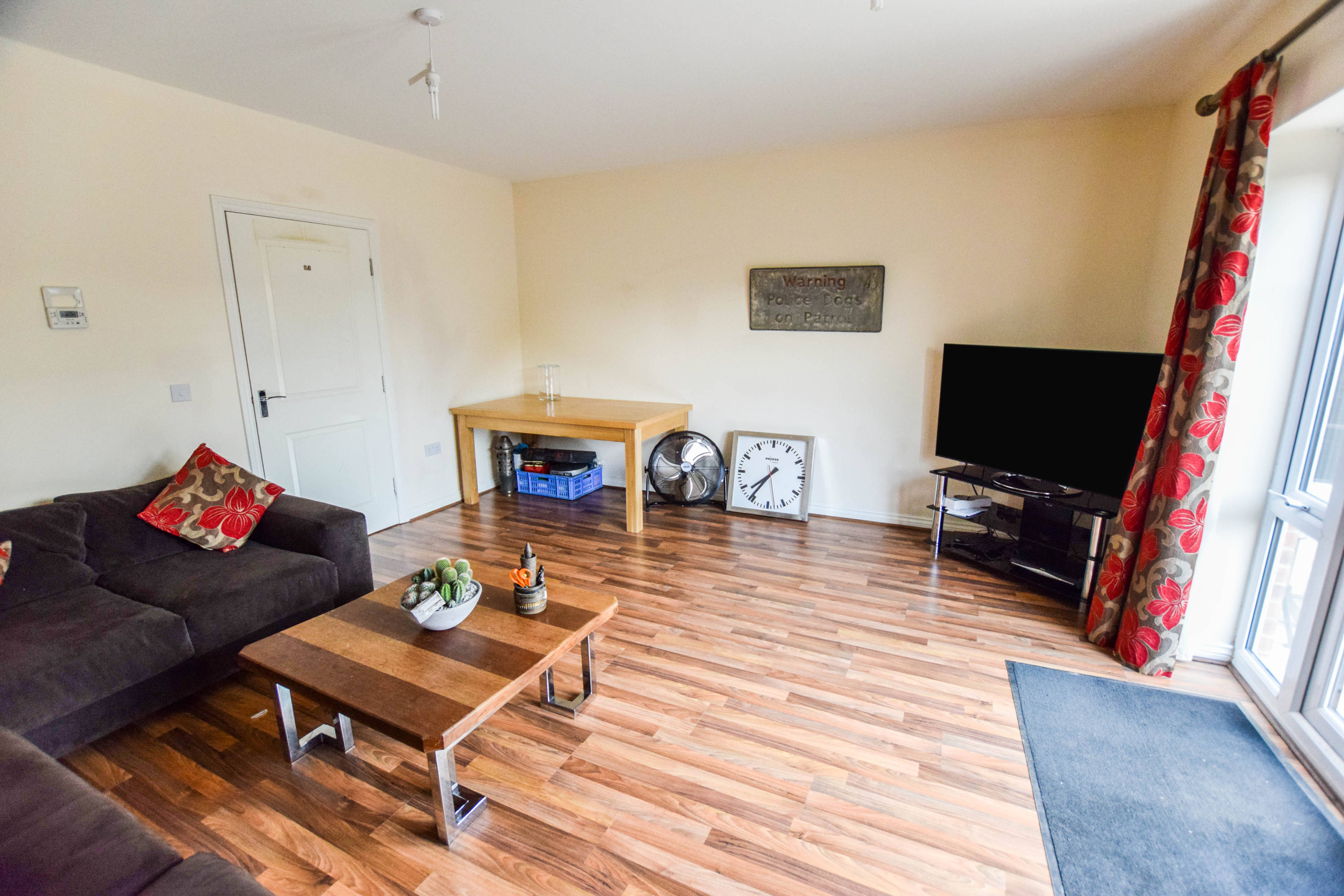 Lounge/Dining Room