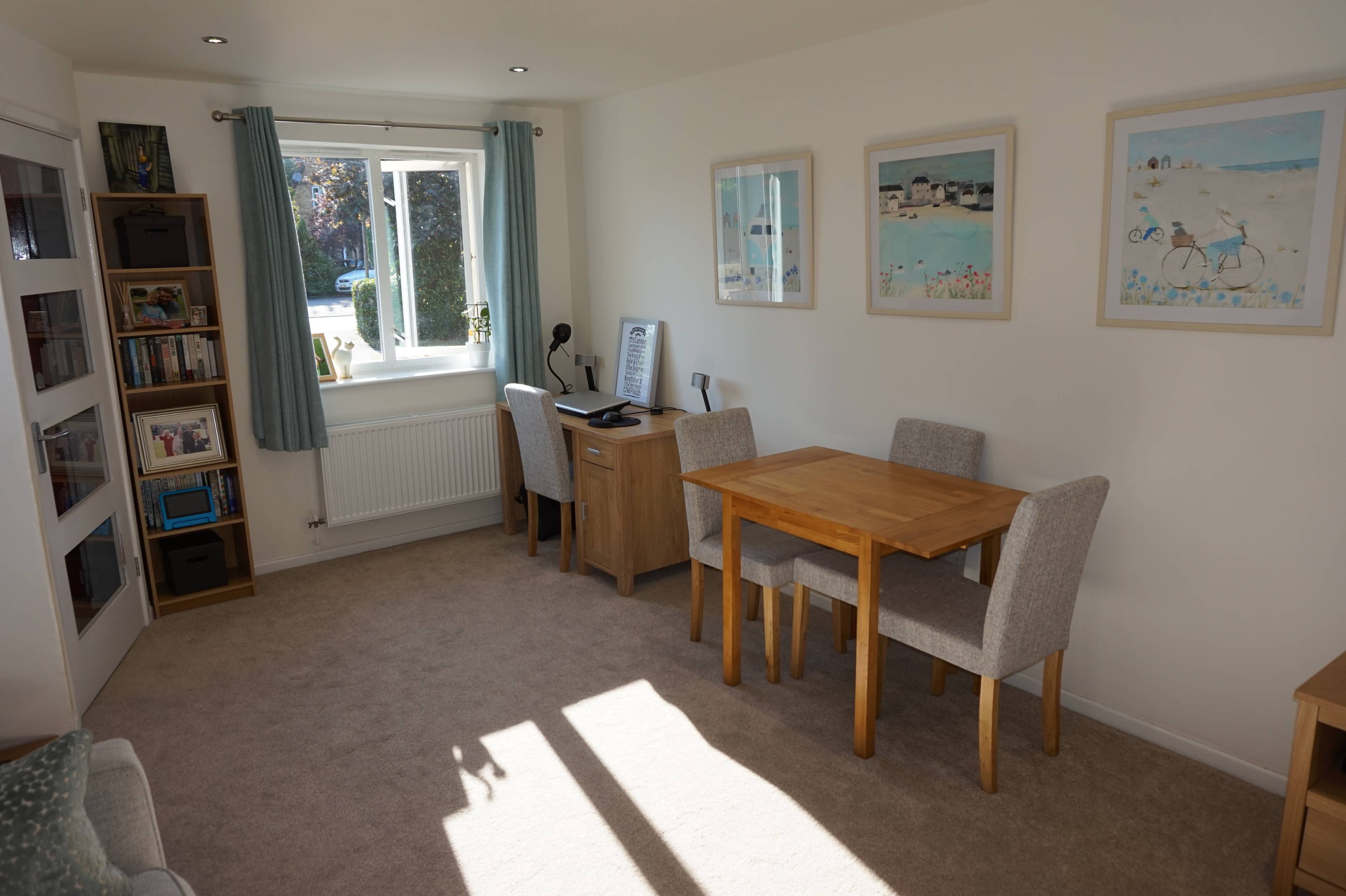 Lounge/Dining Room