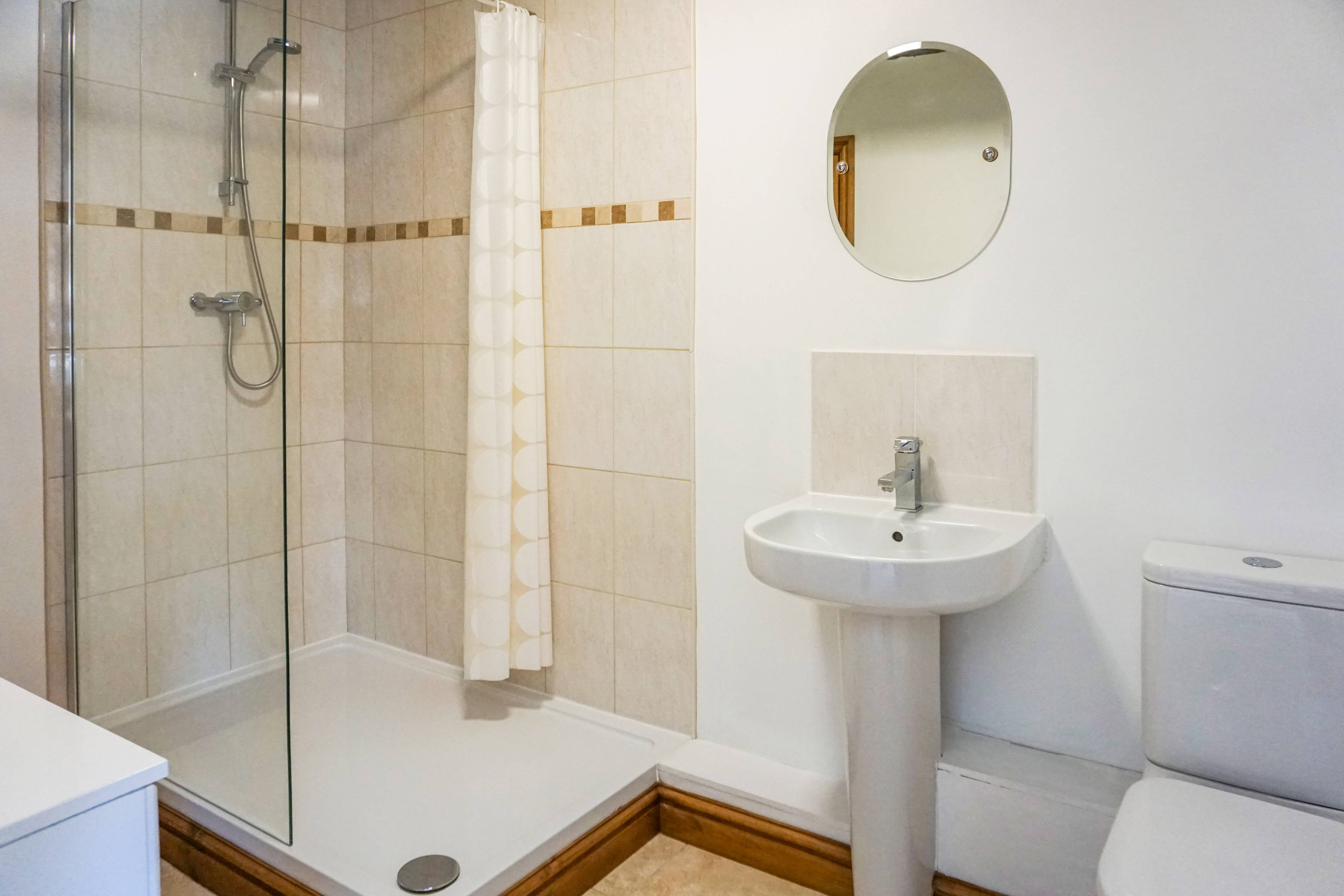 Jack & Jill En-suite