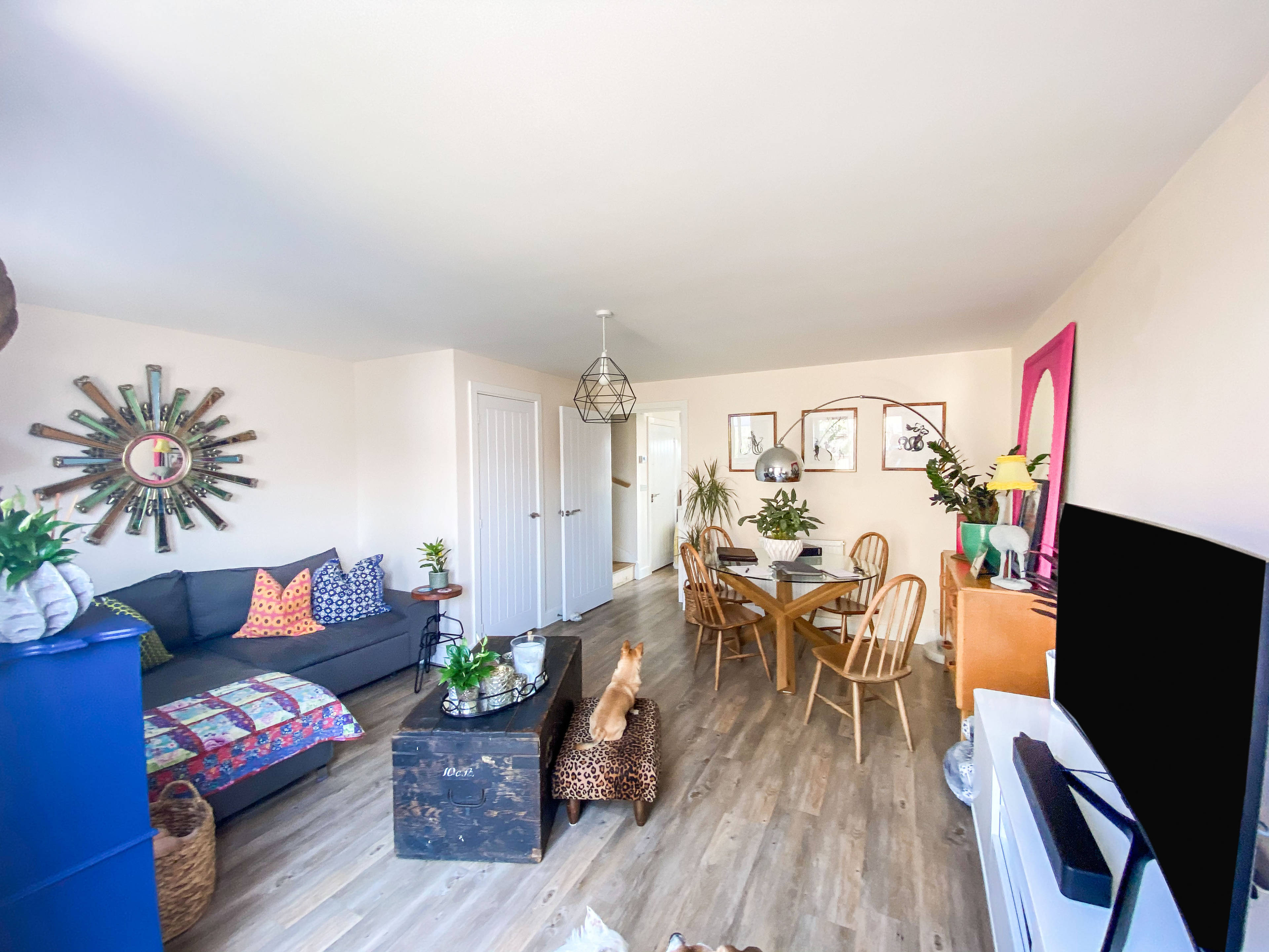 Lounge/Dining Room