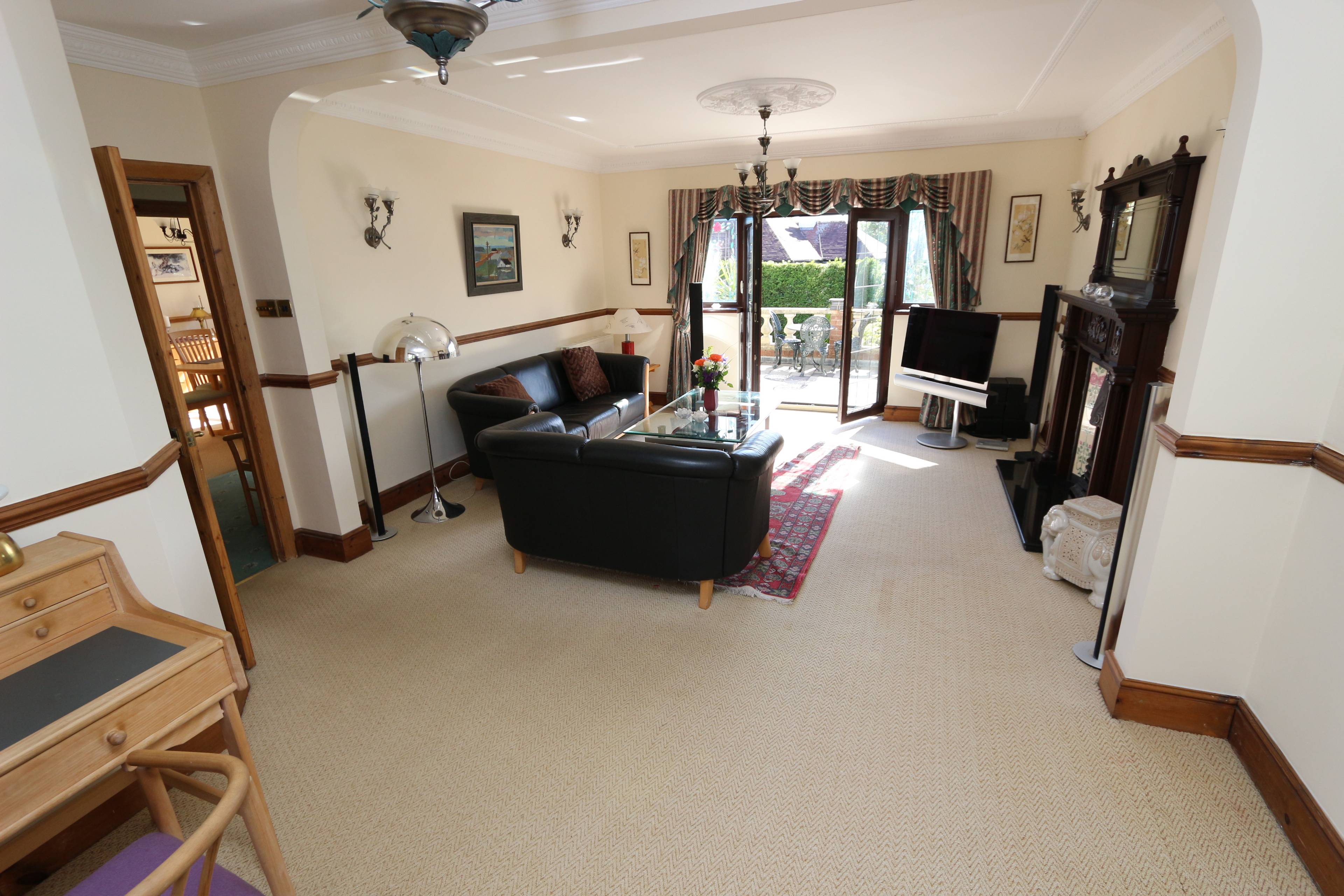 Lounge/Dining Room