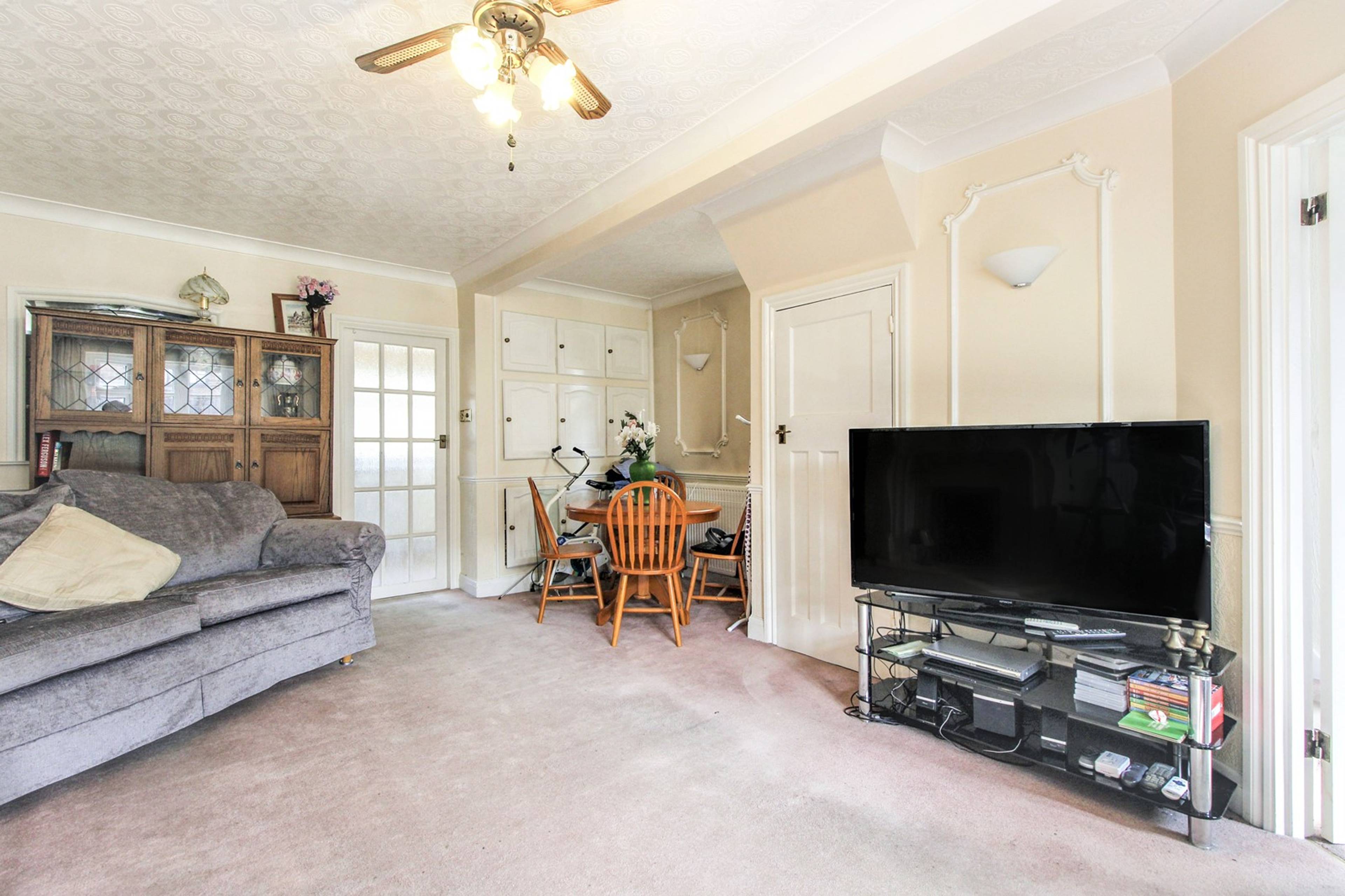 Lounge/Dining Room