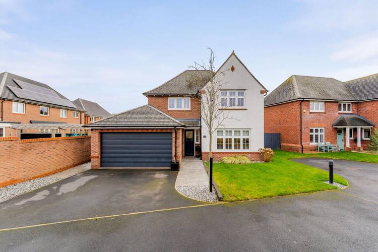 4 bedroom detached house