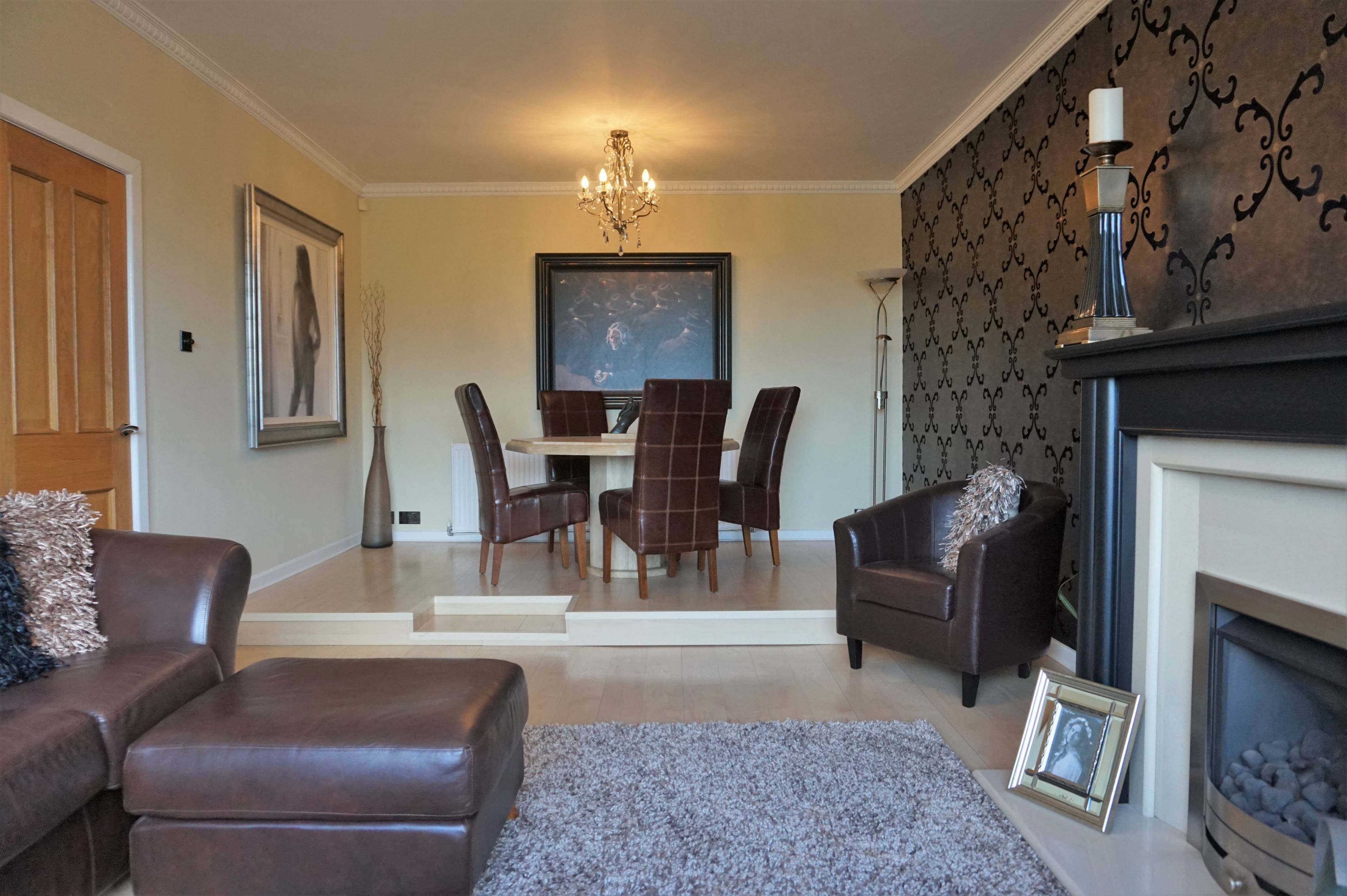 Lounge/Dining Room