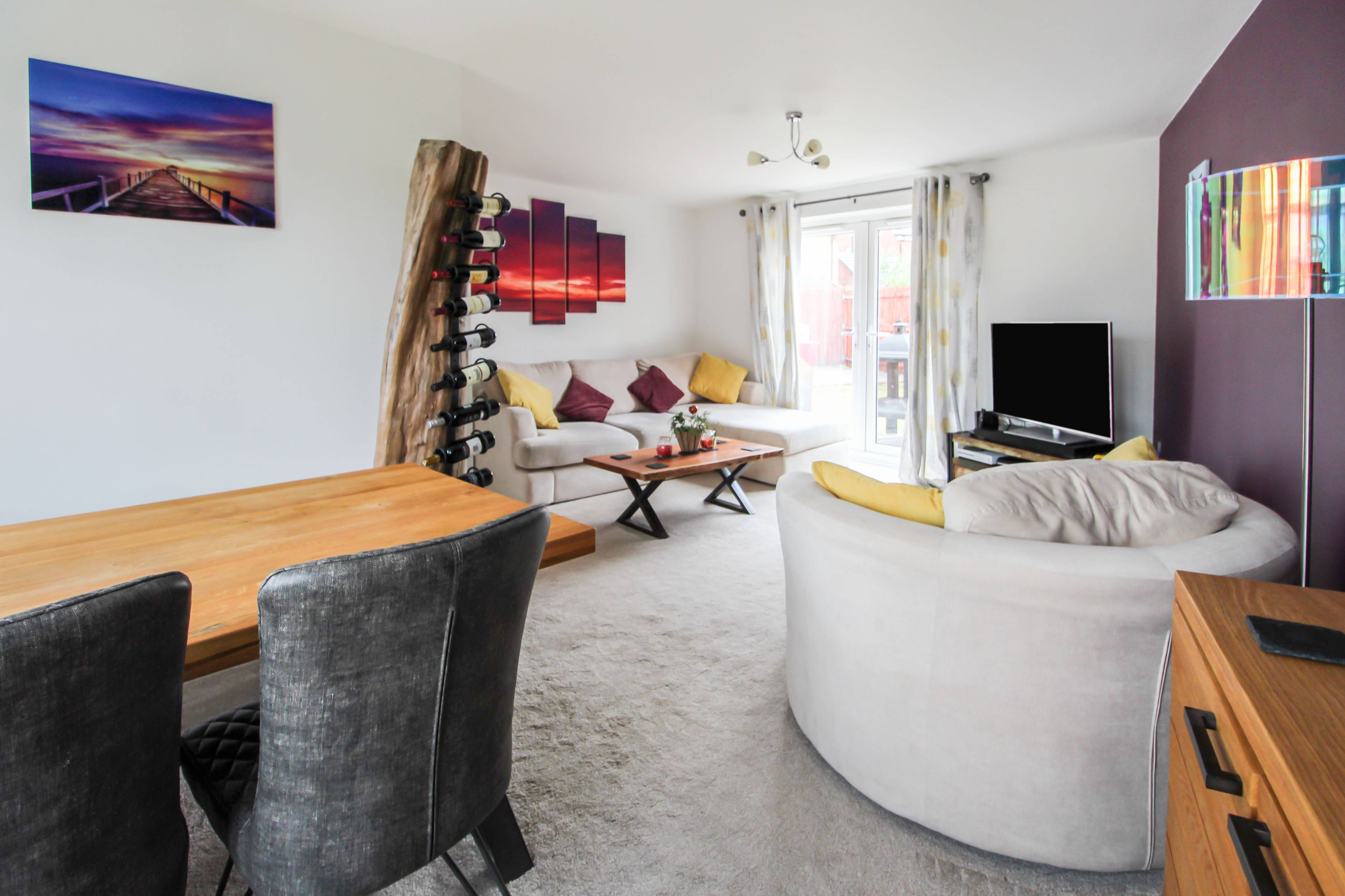 Lounge/Dining Room