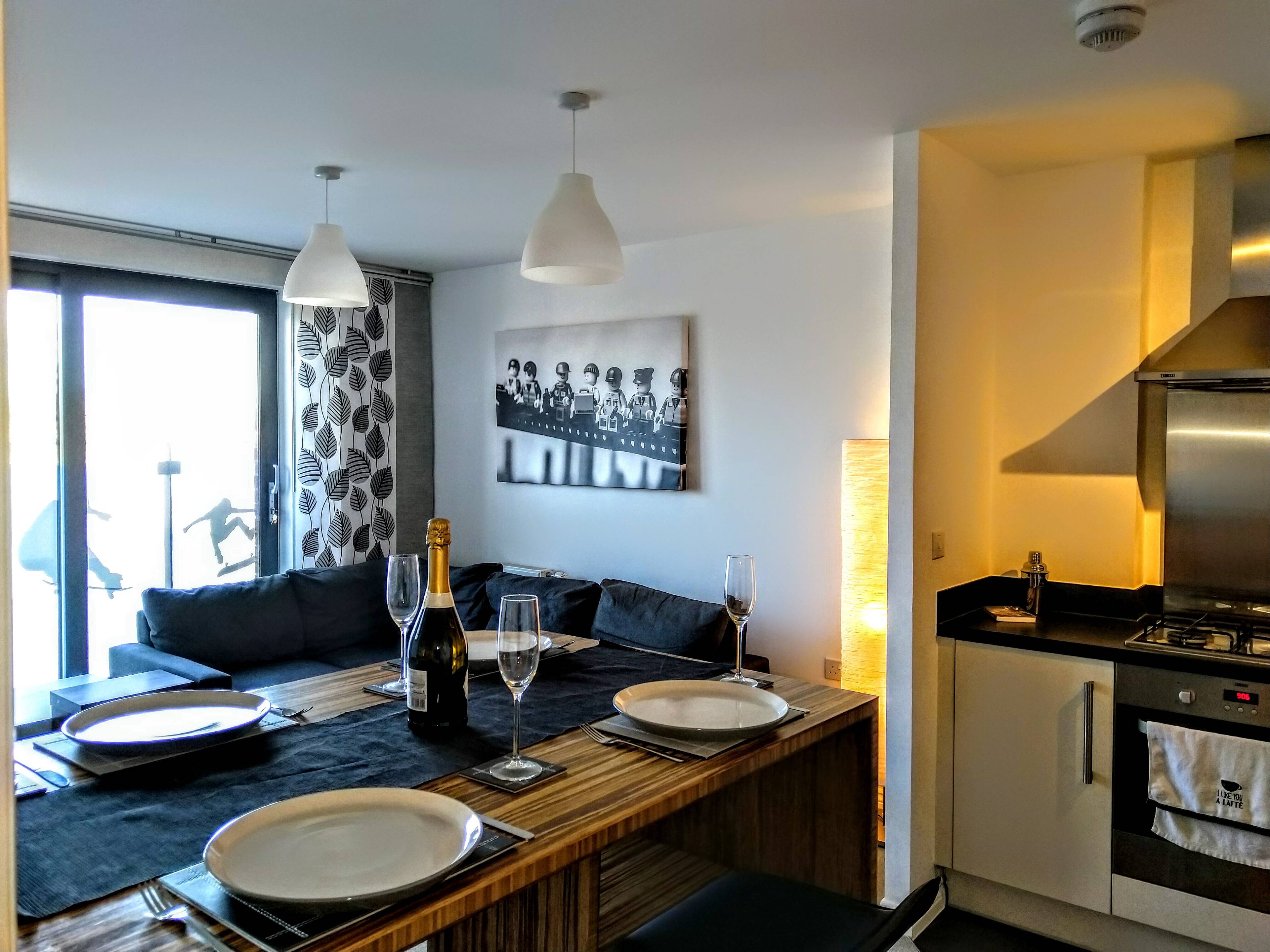 Lounge/Dining Room