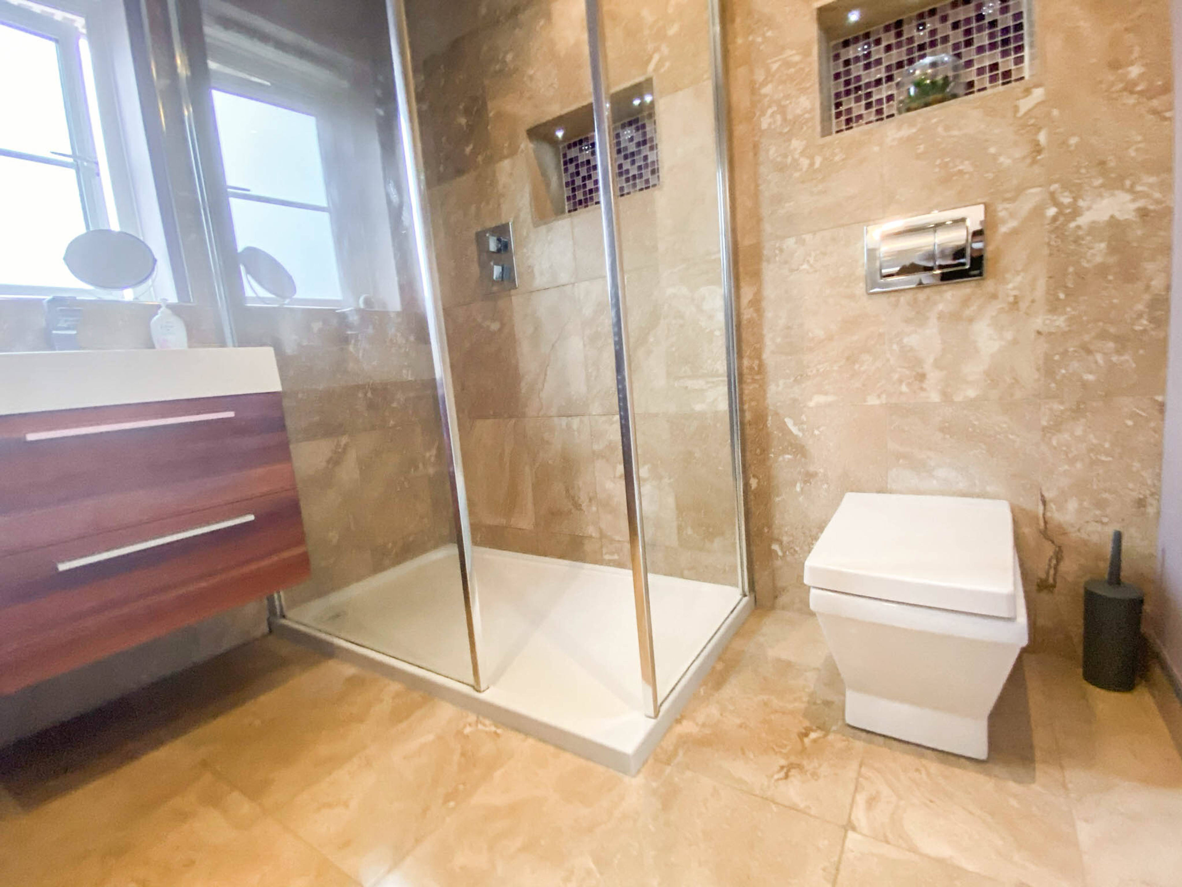 Master En-suite
