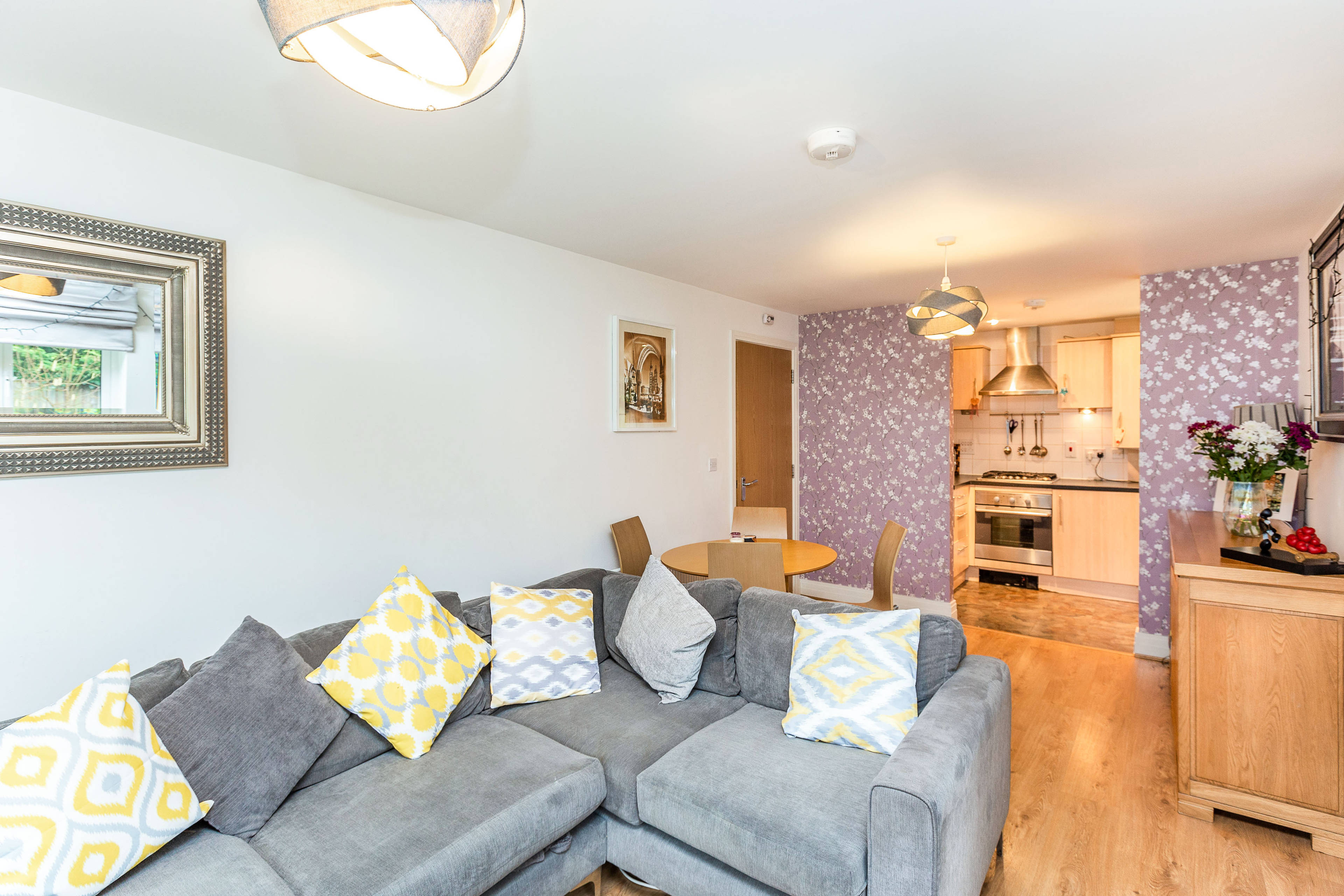 Lounge / Kitchen
