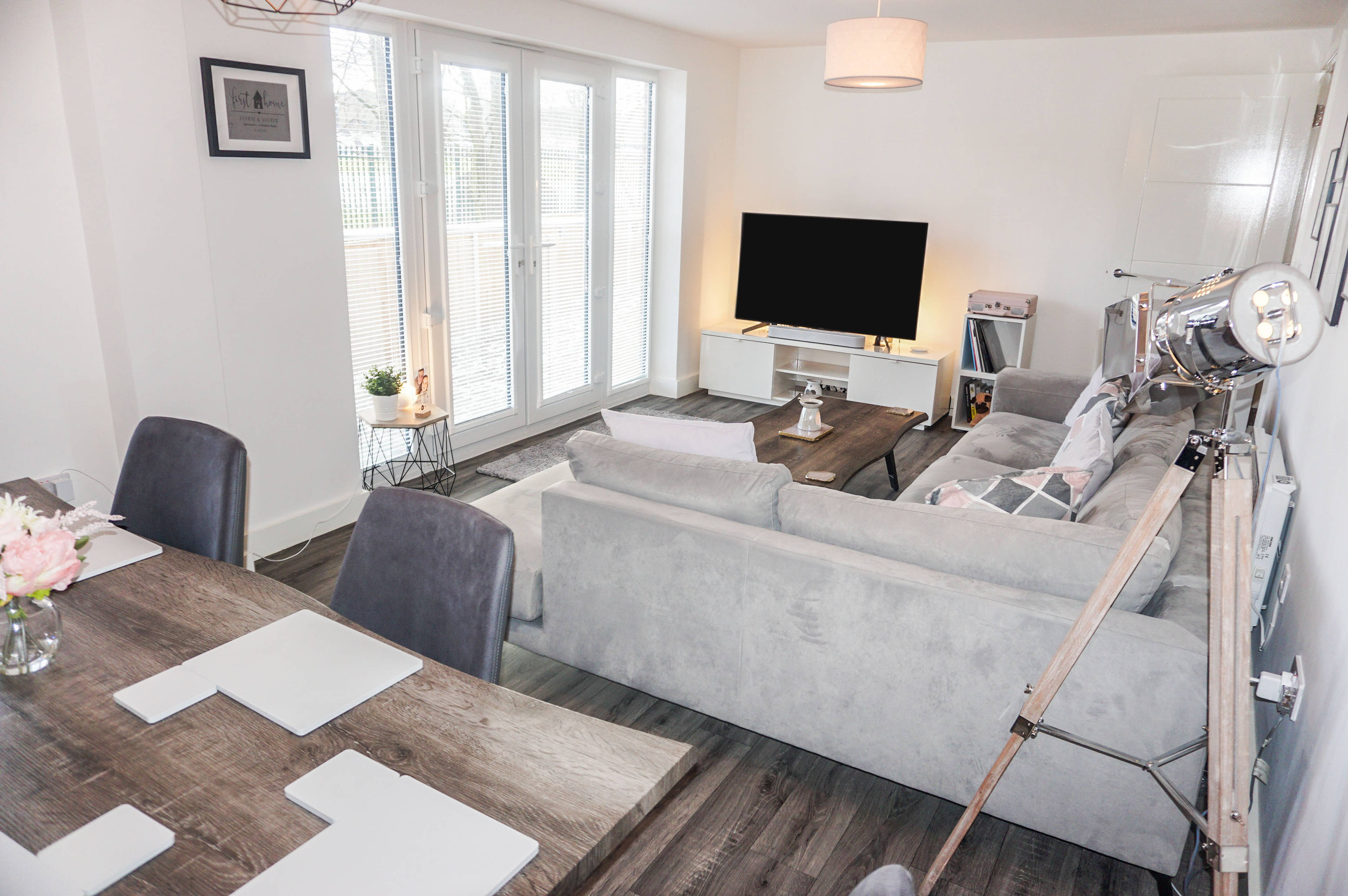 Lounge/Dining Room