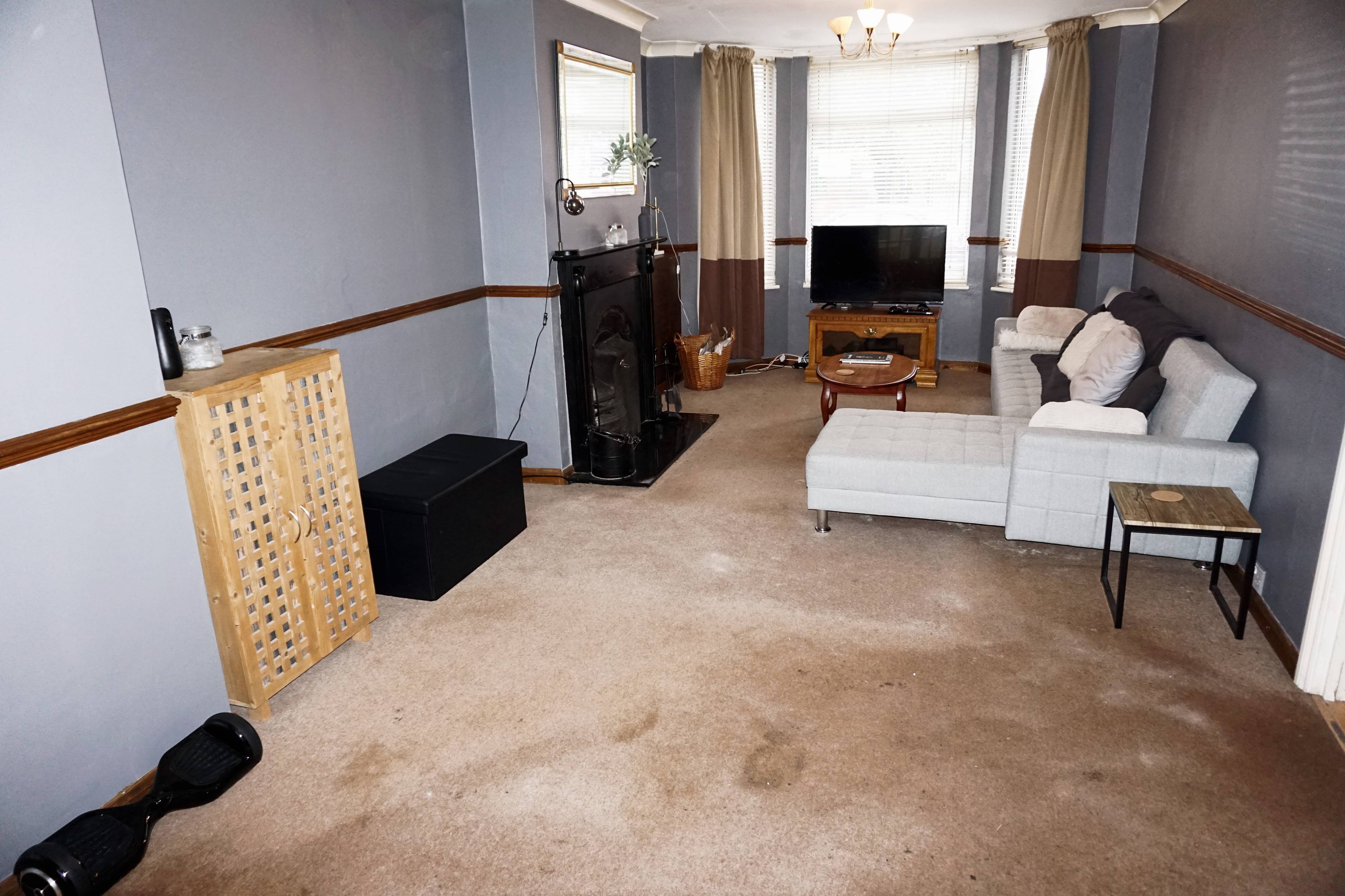 Lounge/Dining Room