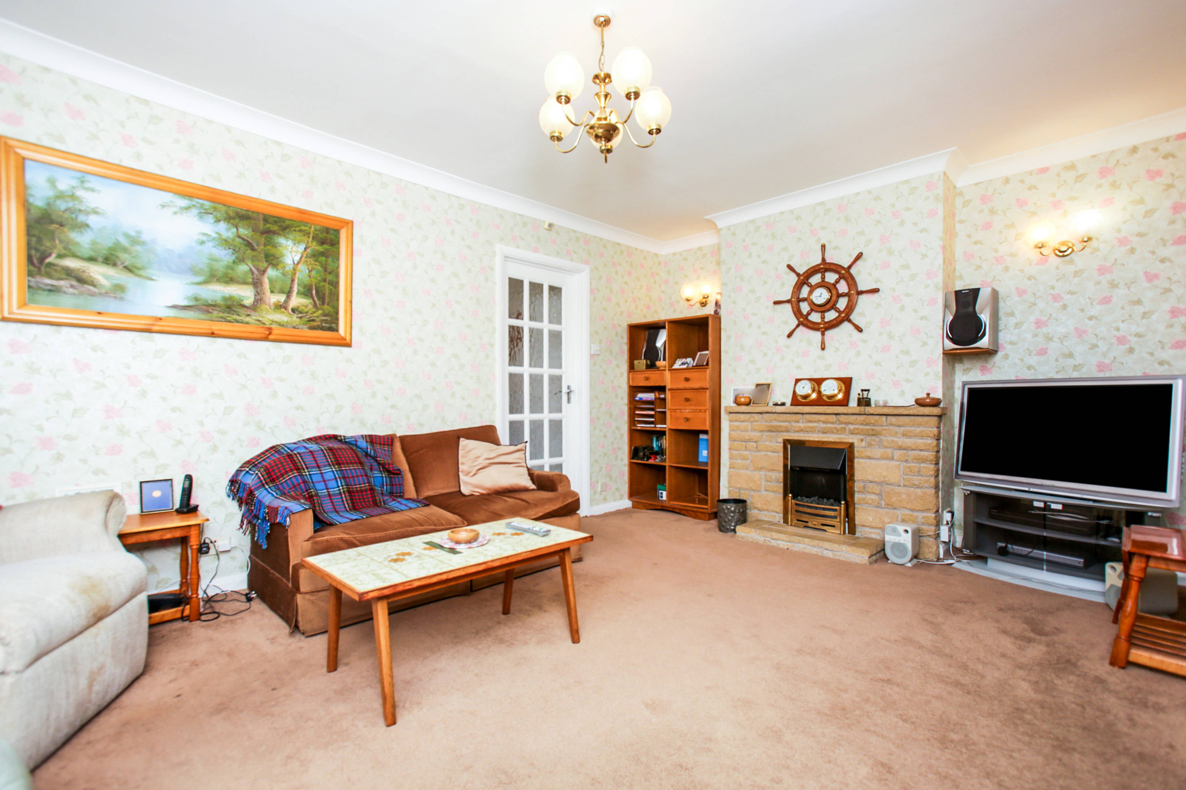 Lounge/Dining Room